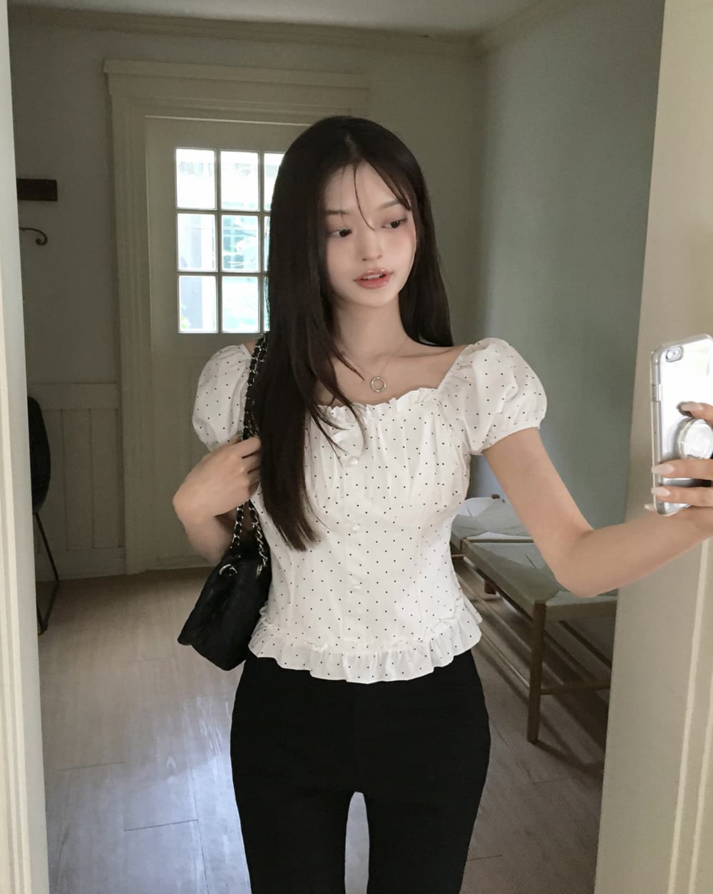 여름 새로운 보트넥 나비 매듭 연령 감소 몸매 가꾸기 슬림해 보이는 프랑스식 달콤한 스타일 도트 무늬 거품 소매 여성 셔츠 상세 이미지 15