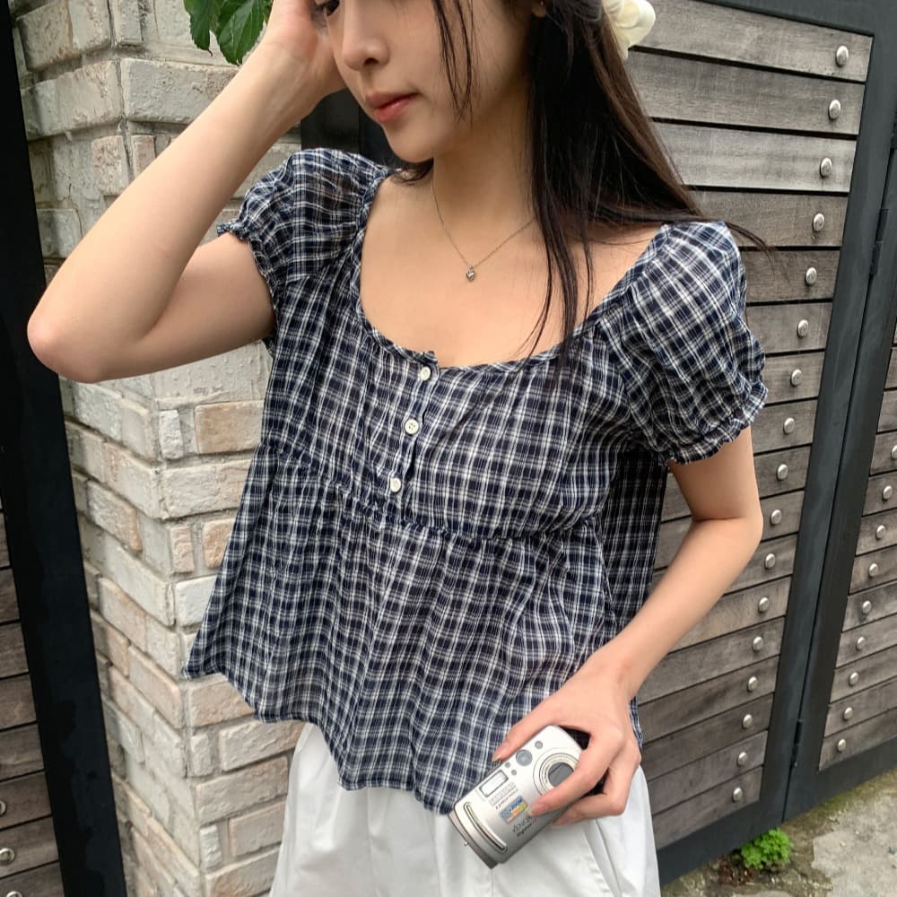 여름 연령 감소 작은 대중 디자인 센스 품격 레트로 체크무늬 거품 소매 얇고 가벼운 셔츠 여성용 짧은 소매 맨위 이미지 3