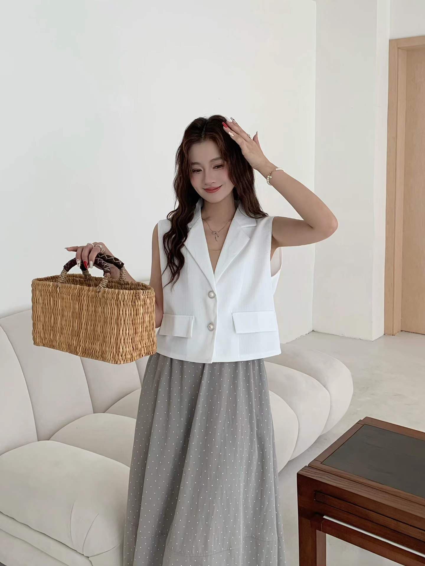 여름 새로운 작은 대중 디자인 센스 한 부서 학원 스타일 작은 샤넬 스타일 진주 버클 조끼 여자 상세 이미지 5