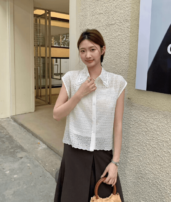 여름 한국 스타일 레이스 연령 감소 베이비 칼라 캐주얼 민소매 홀로우 아웃 셔츠 여성 상세 이미지 1