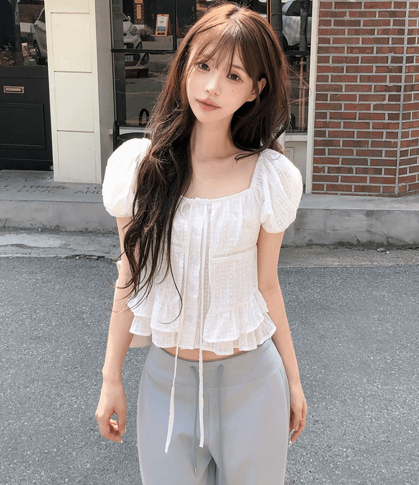 여름 한국 스타일 페이크 레이어드 질감 센스 프릴 밑단 거품 소매 레이스 업 셔츠 광장 칼라 슬림해 보이는 맨위 여성 상세 이미지 8
