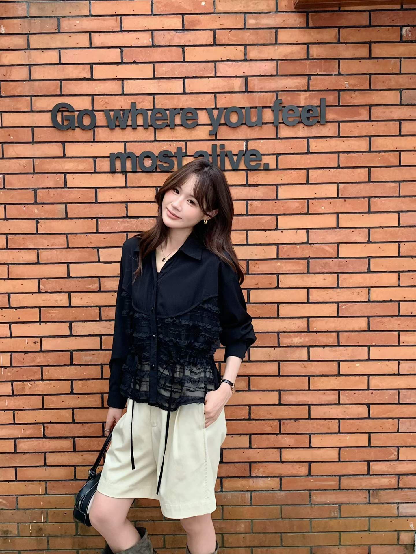 한국 동대문 조기 가을 의상 새로운 폴로 칼라 레이스 조각 다중 레이어 프릴 레이스업 긴팔 진주 버클 셔츠 상세 이미지 16