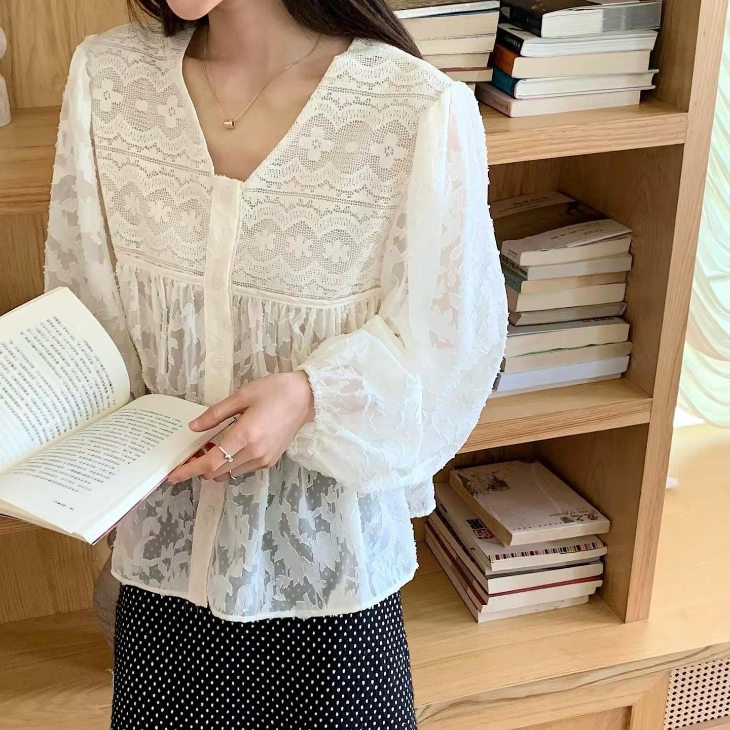 한 부서 새로운 달콤함 슈퍼 요정 V넥 마이크로 ~을 통해 셔츠 여성 긴 소매 이른 가을 디자인 센스 Chic 작은 셔츠 맨위 여성 이미지 2