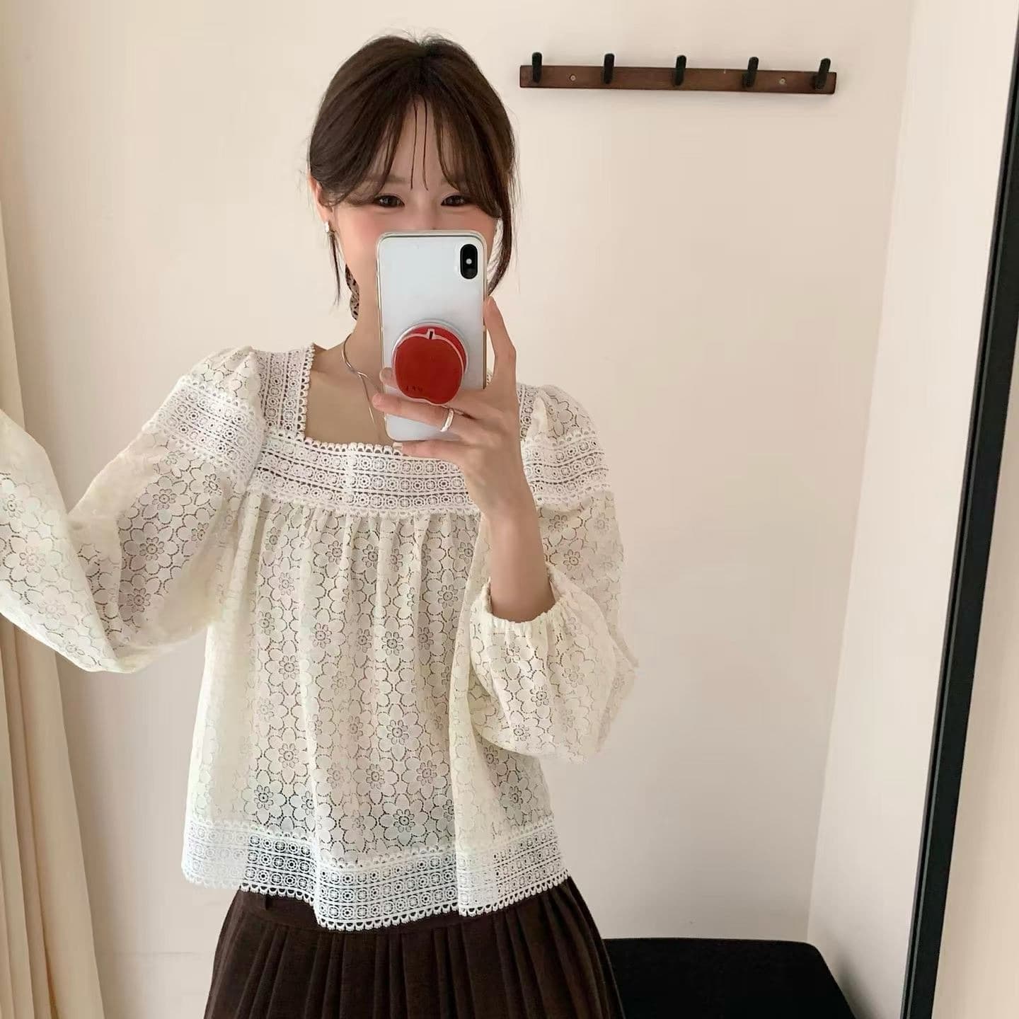가을 패션 무거운 작업 홀로우 아웃 꽃 자수 패치워크 레이스 광장 칼라 연령 감소 귀여운 인형 셔츠 긴팔 셔츠 여성
