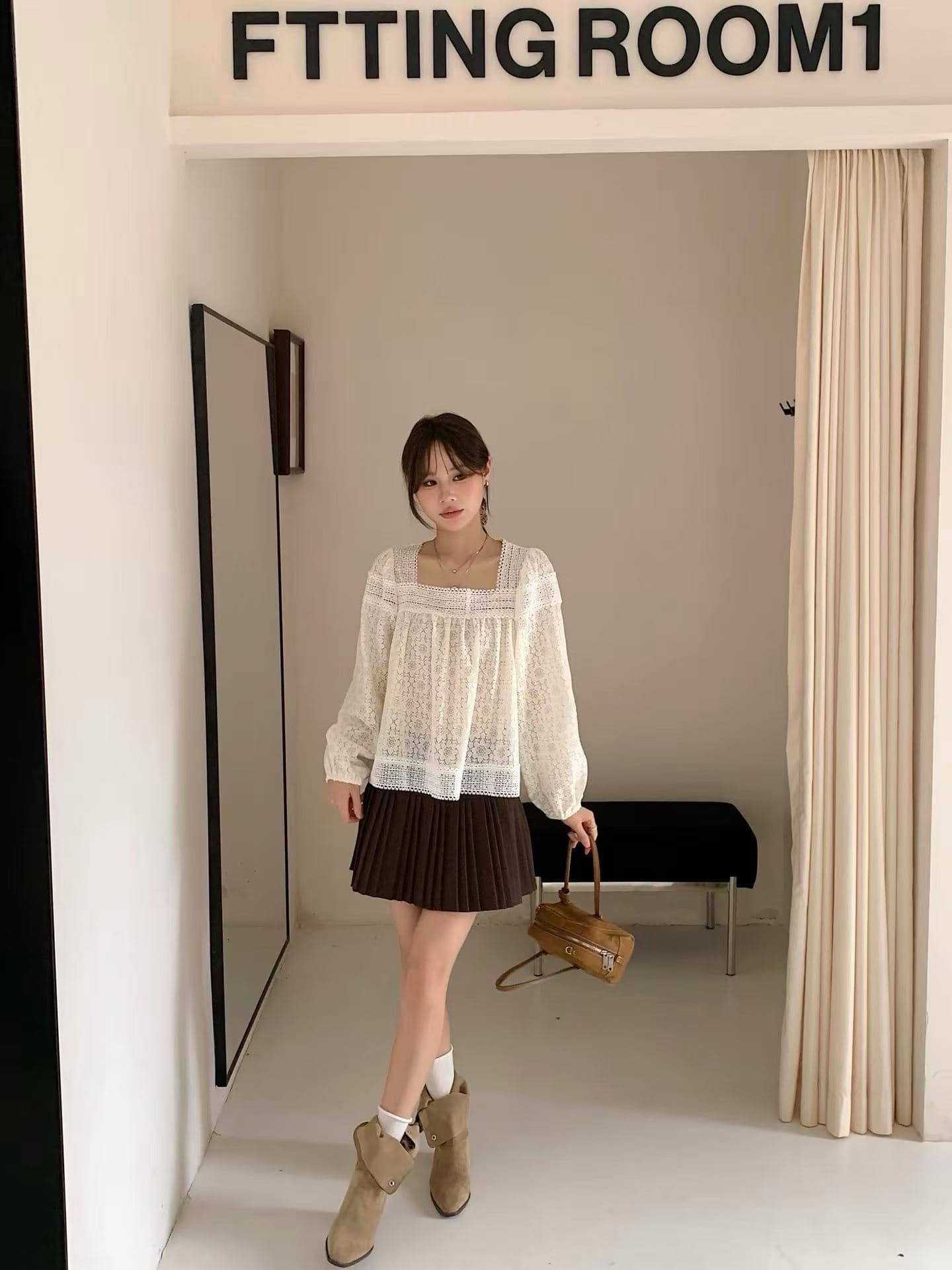 가을 패션 무거운 작업 홀로우 아웃 꽃 자수 패치워크 레이스 광장 칼라 연령 감소 귀여운 인형 셔츠 긴팔 셔츠 여성 상세 이미지 3