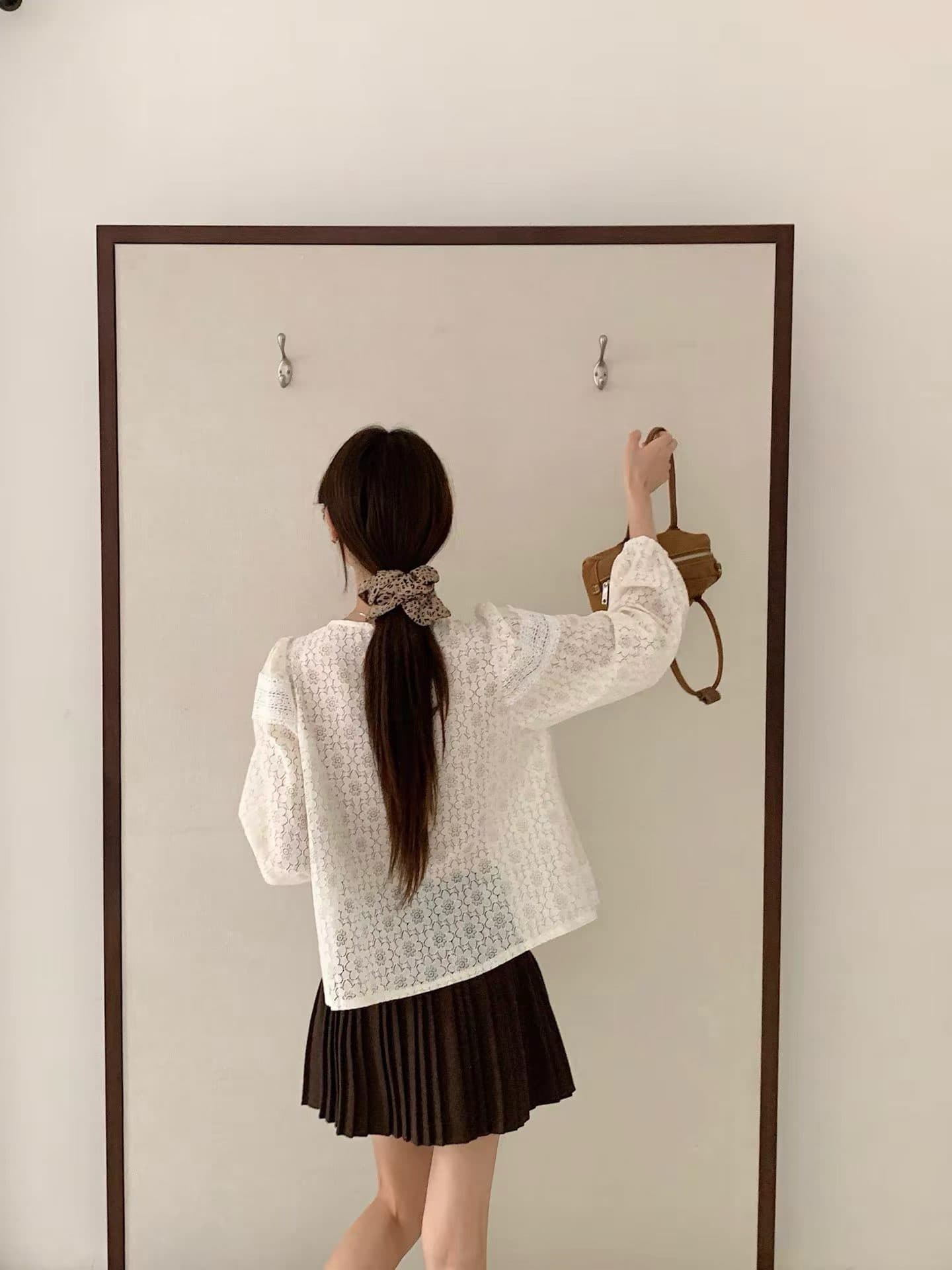 가을 패션 무거운 작업 홀로우 아웃 꽃 자수 패치워크 레이스 광장 칼라 연령 감소 귀여운 인형 셔츠 긴팔 셔츠 여성 상세 이미지 4