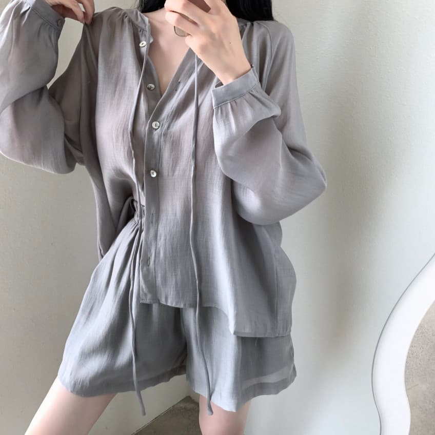 한국 이른 가을 새로운 ins 레이스업 실광택 루즈핏 느슨함 센스 긴팔 셔츠 넓은 다리가 짧다. 바지 투피스 슈트 상세 이미지 9