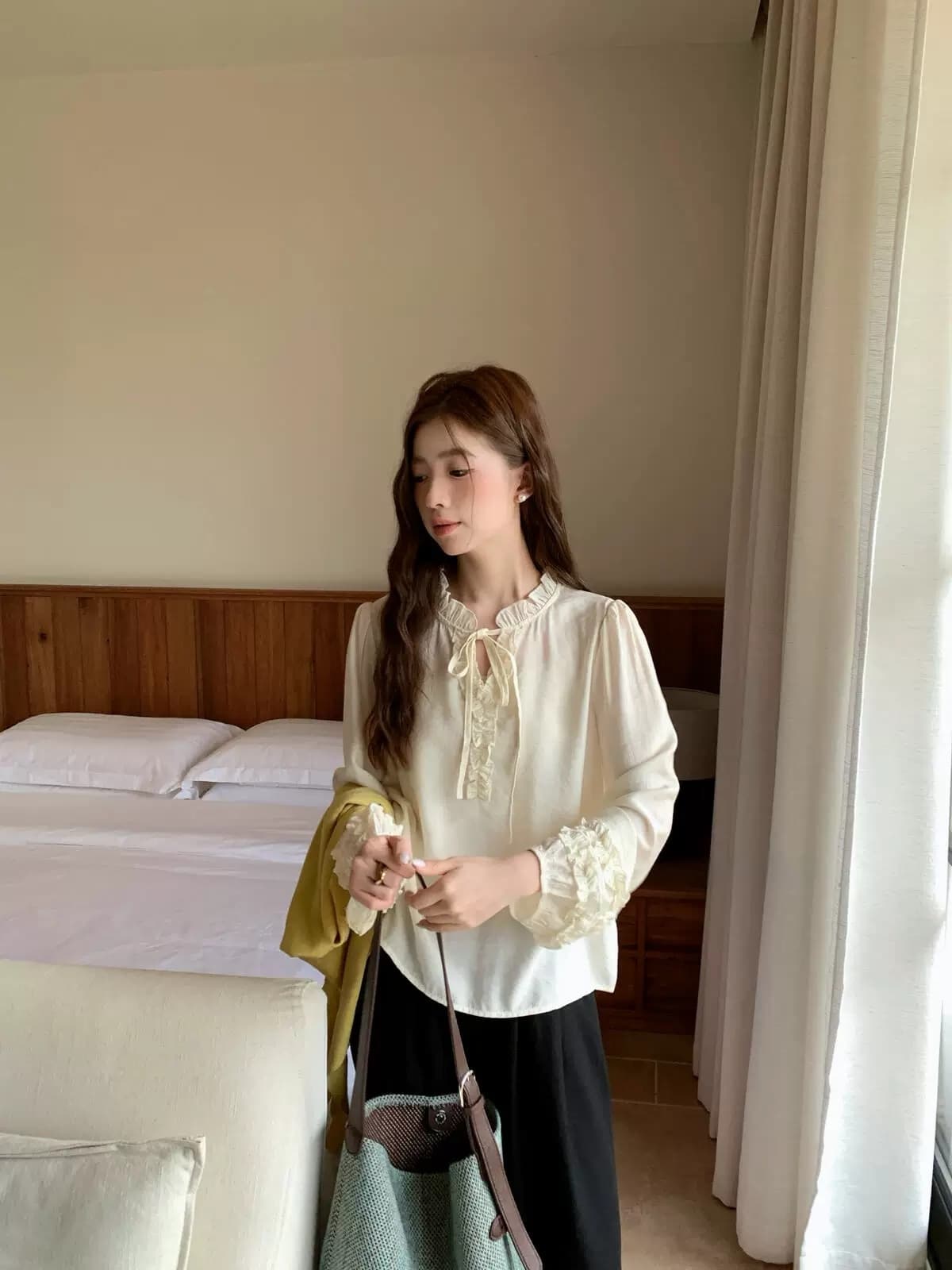 2026 이른 가을 새로운 프랑스식 부드러운 프릴 레이스업 칼라 루즈핏 긴팔 여성 셔츠 작은 대중 디자인 맨위 상세 이미지 5