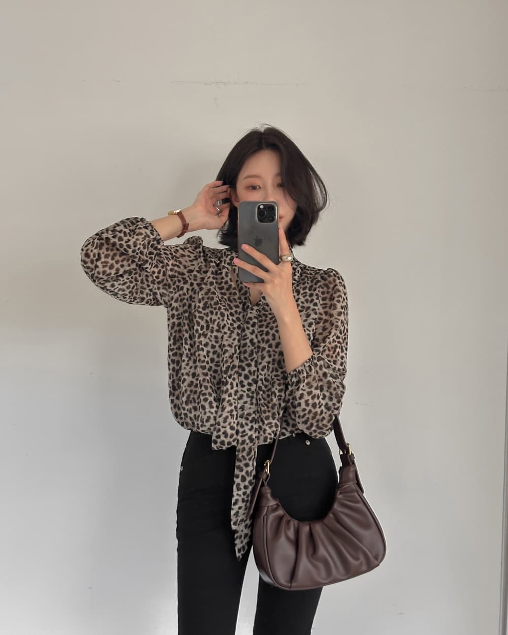 레트로 빛 럭셔리 품격 고급 센스 V넥 리본 도트 무늬 쉬폰 긴팔 여성 셔츠 고급 레오파드 무늬 작은 셔츠 맨위 상세 이미지 33