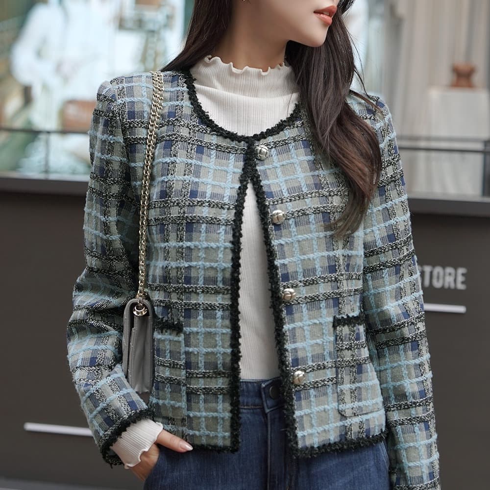 작은 샤넬 스타일 배색 체크무늬 트위드 짧은 여성 코트 라운드 넥 루즈핏 출퇴근 슬림해 보이는 품격 싱글 줄 버튼 맨위