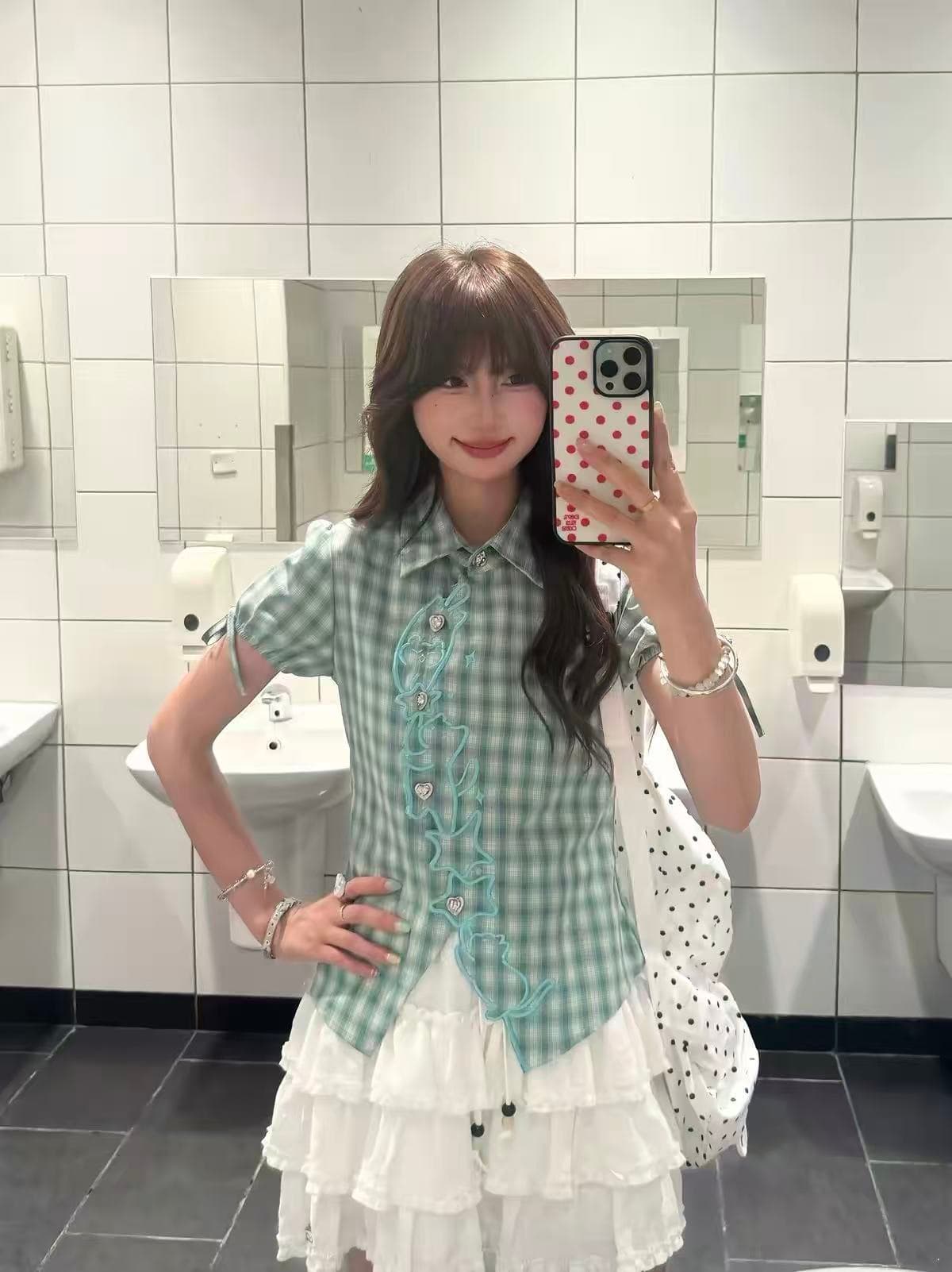 한 부서 자수 새끼 고양이 체크무늬 반팔 여성 셔츠 여름 몸매 가꾸기 슬림해 보이는 학원 스타일 거품 소매 핫걸 맨위 이미지 3