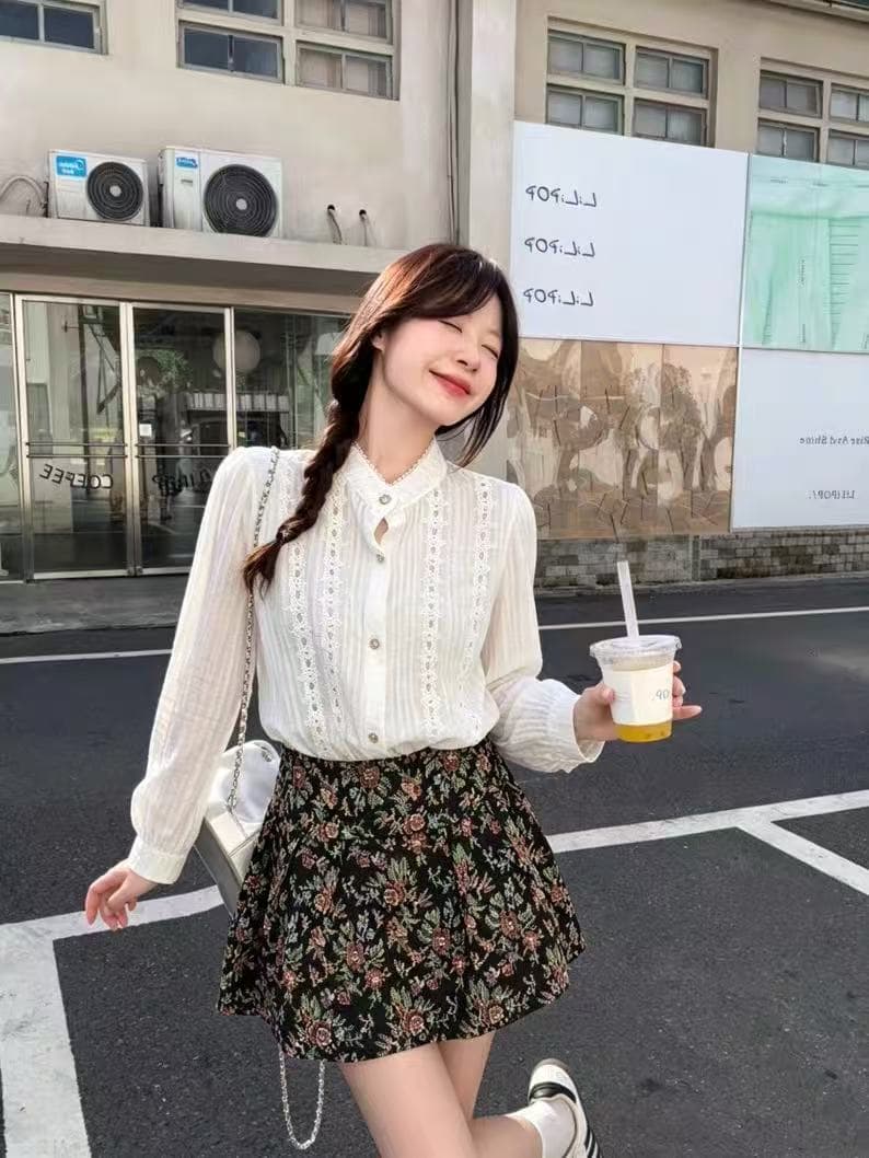 정가 작은 샤넬 스타일 품격 명문 여성 고급 센스 레이스 홀로우 아웃 긴팔 셔츠 하이웨이스트 꽃무늬 미니 스커트 투피스 세트 상세 이미지 4