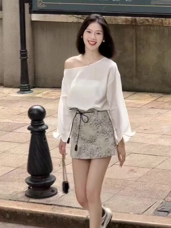 프랑스식 불규칙 비스듬한 어깨 긴팔 여성 셔츠 2026 봄 새로운 루즈핏 오프숄더 디자인 센스 셔츠 맨위 상세 이미지 3