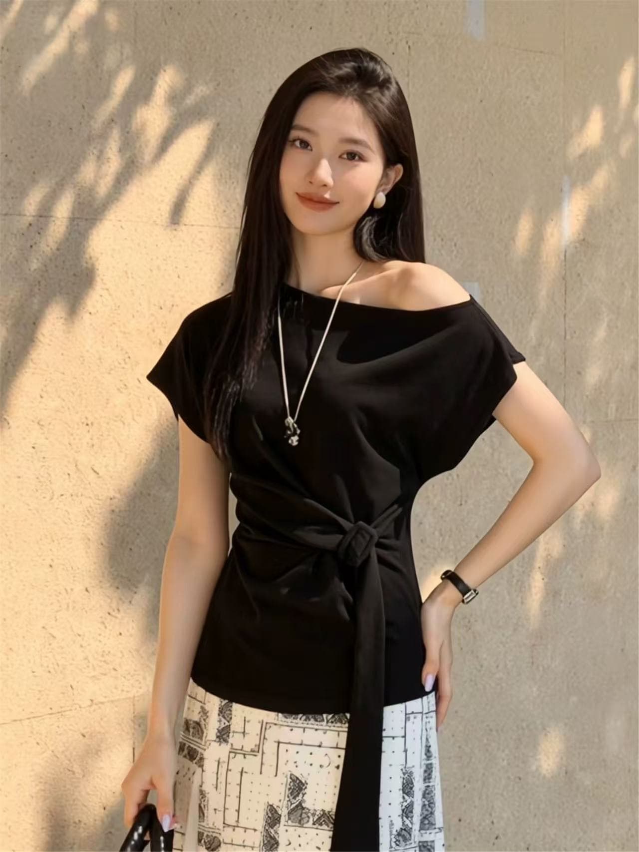 한 부서 초여름 착용 가져 가라. 고유 한 스트랩 비스듬한 어깨 의류 여성 2026 여름 새로운 반팔 티셔츠 디자인 센스 작은 대중 상세 이미지 1