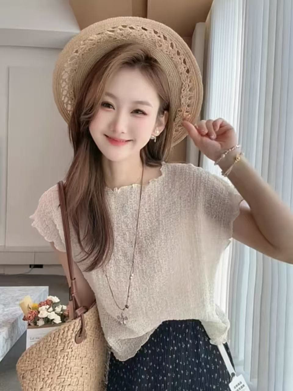 고급 센스 프랑스식 작은 대중 질감 센스 프릴 맨위 여성 여름 새로운 패션 외국 가스 연령 감소 다용도 맨위