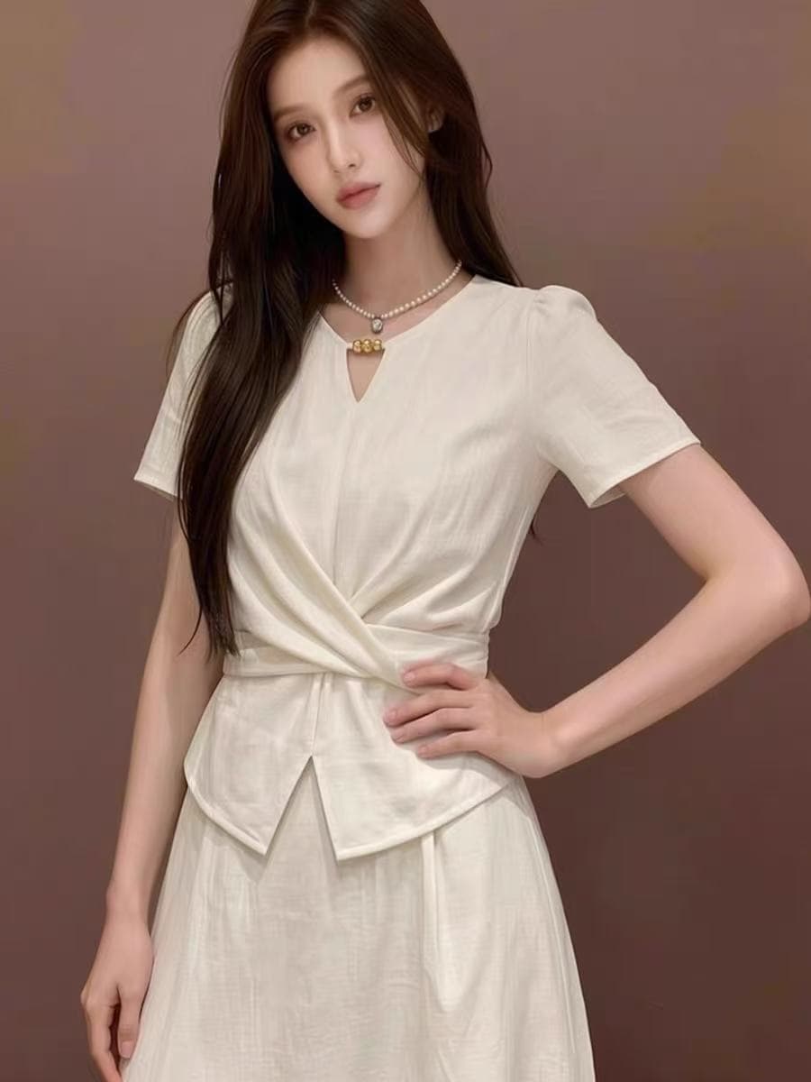 2026 여름 새로운 프랑스식 부드러운 바람 캐주얼 느긋한 반팔 주름 맨위 여성 슬림해 보이는 품격 다용도 이미지 3
