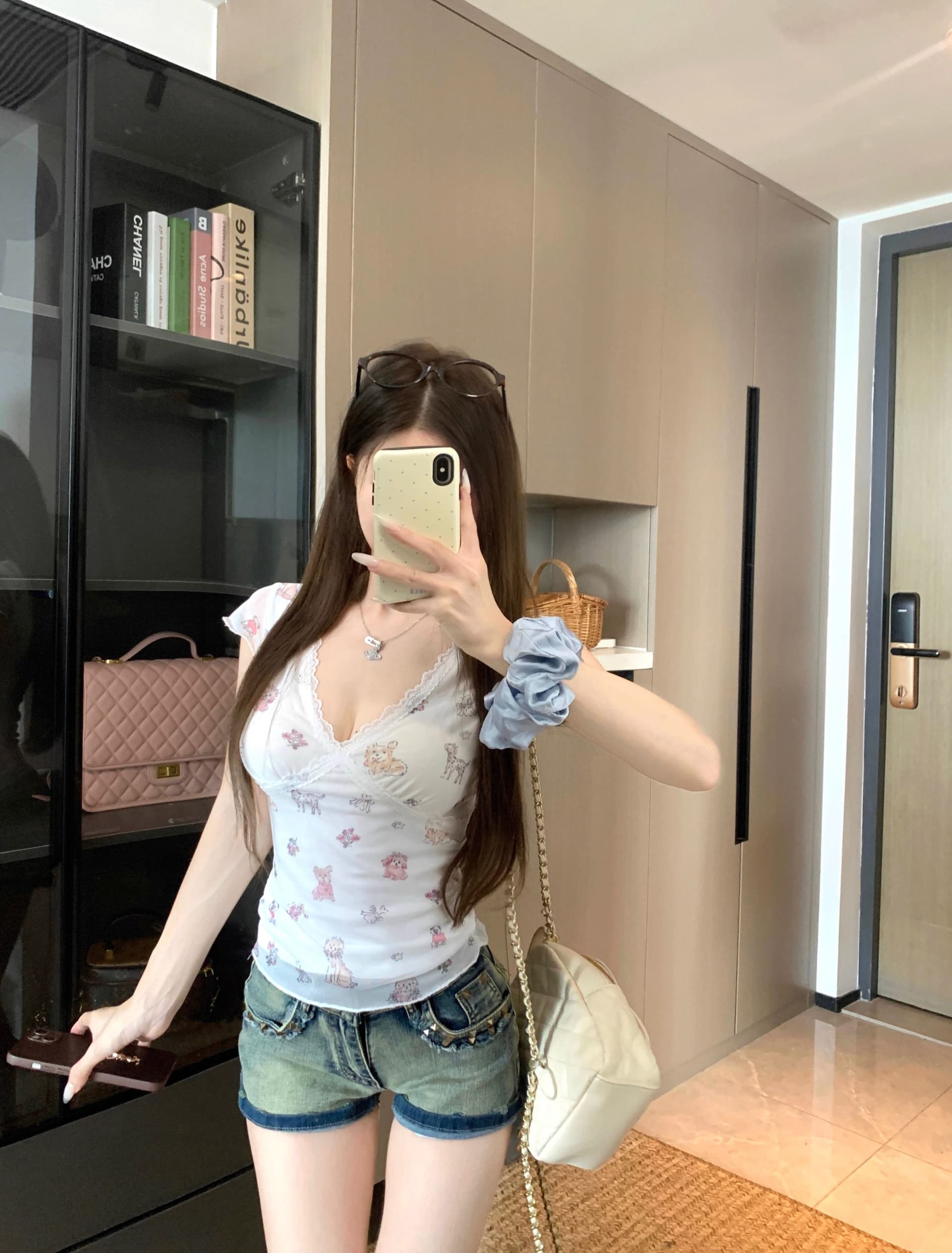 레이스 조각 프린트 V넥 반팔 티셔츠 여성 여름 몸매 가꾸기 허리 수축 인사이드 가져 가라. 디자인 센스 단단한 상세 이미지 11