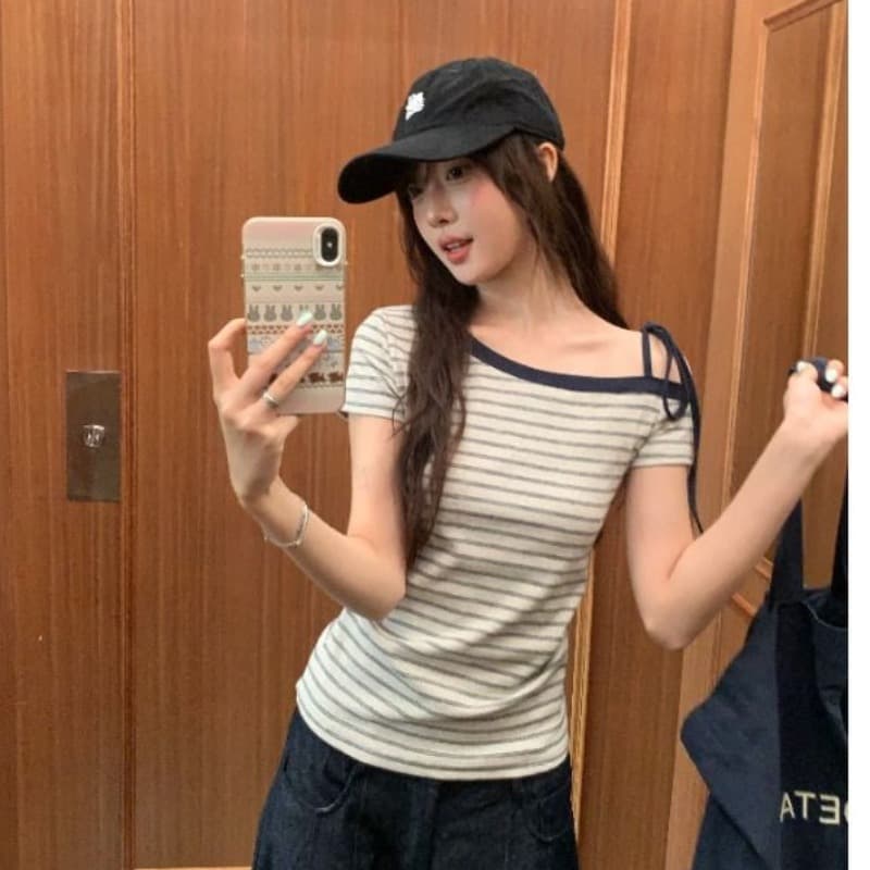 풍부한 서울 면 원본 컬러 짜임 기사 한 부서 스트라이프 비스듬한 어깨 반팔 티셔츠 여성 여름 느긋한 슬림해 보이는 오프숄더 맨위