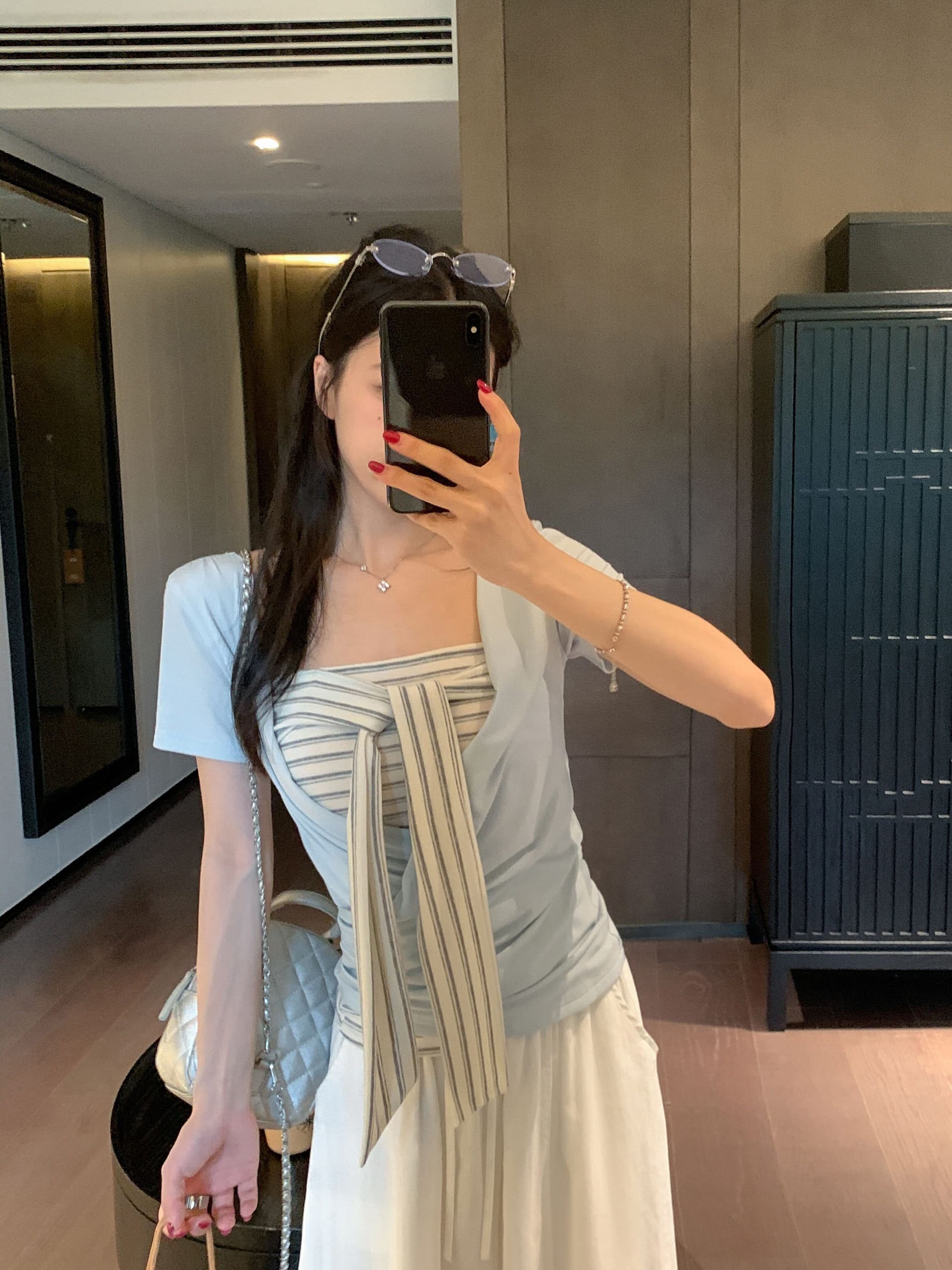 원본 것 스택 착용 두 조각 여성 세트 한 부서 십자가 V넥 티셔츠 스트라이프 레이스업 튜브탑 조끼 세트 상세 이미지 2