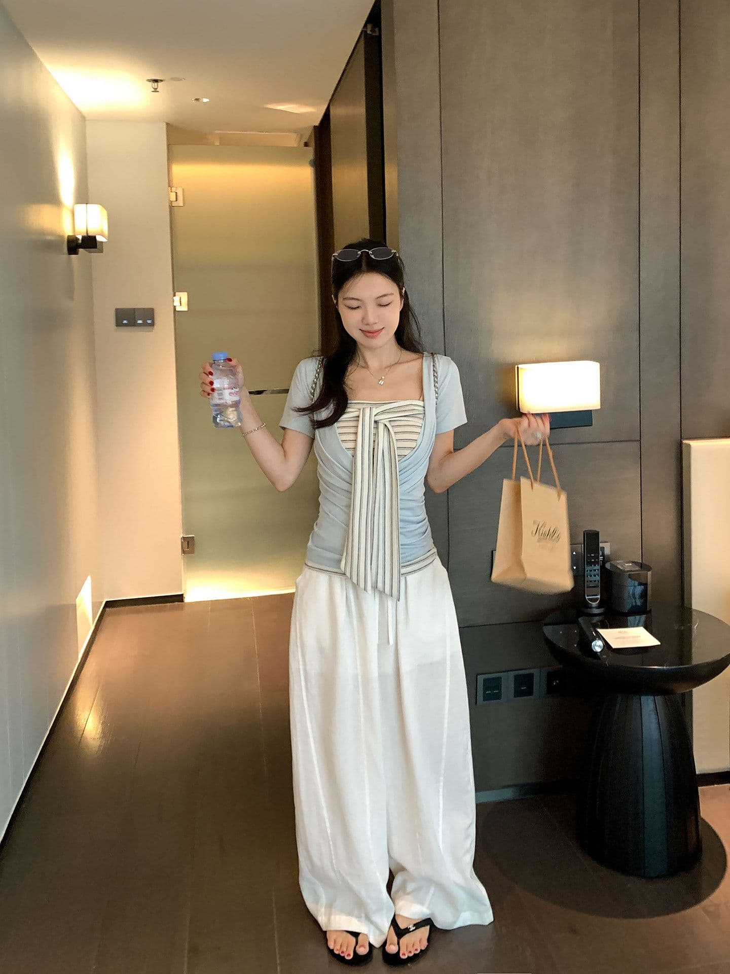 원본 것 스택 착용 두 조각 여성 세트 한 부서 십자가 V넥 티셔츠 스트라이프 레이스업 튜브탑 조끼 세트 상세 이미지 3