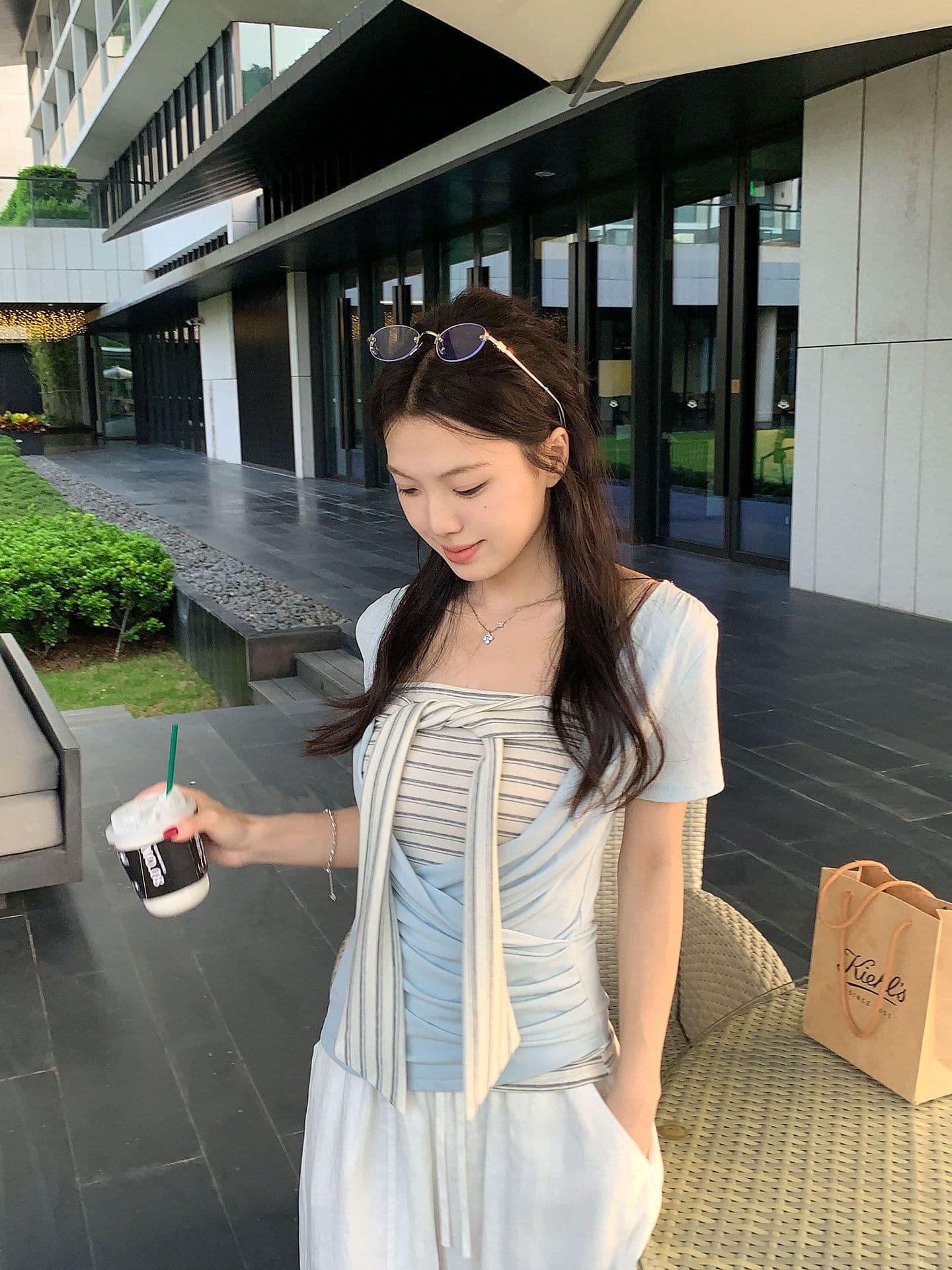 원본 것 스택 착용 두 조각 여성 세트 한 부서 십자가 V넥 티셔츠 스트라이프 레이스업 튜브탑 조끼 세트 상세 이미지 9