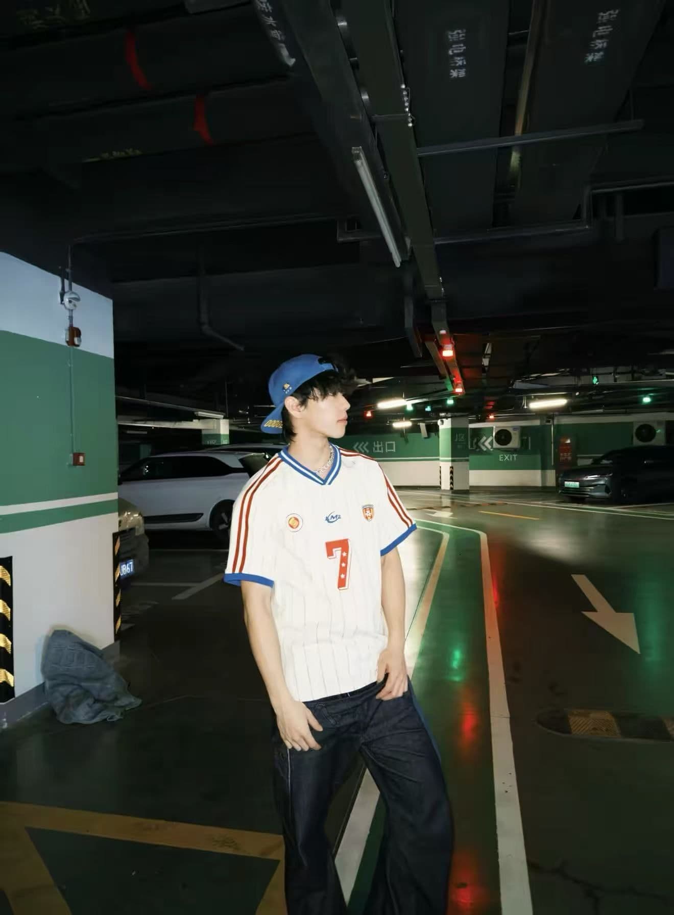 저지 원단 원본 솜씨 아메리칸 V넥 배색 운동 티셔츠 반팔 저지 커플 섹션 공 서비스 남녀 여름 상세 이미지 8