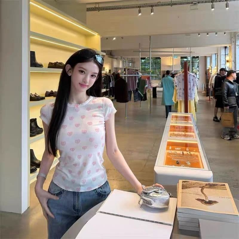 하트 프린트 u 긍정적 인 어깨 레이스 반팔 티셔츠 여성 여름 달콤한 매운맛 소녀 작은 대중 착용 가져 가라. 상세 이미지 3