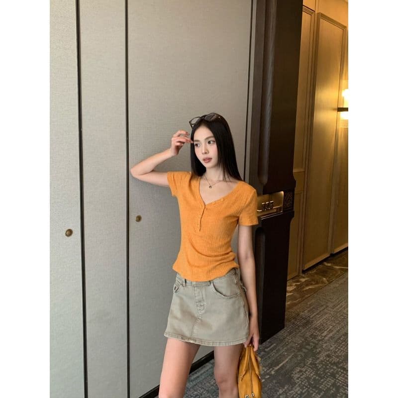원본 대나무 마디 원단 레이크 블루 색상 V넥 긍정적 인 어깨 반팔 티셔츠 여성 여름 몸매 가꾸기 슬림해 보이는 쇼트 스타일 맨위 이미지 3