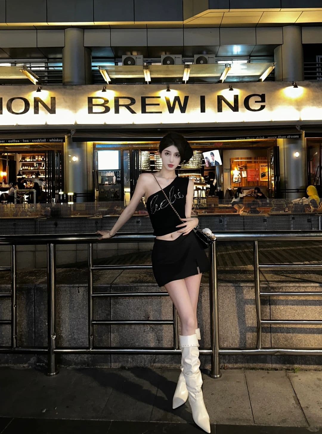 경관 그림 원본 품질 알파벳 핫픽스 비스듬한 어깨 캐미솔 여름 쇼트 스타일 맨위 상세 이미지 6