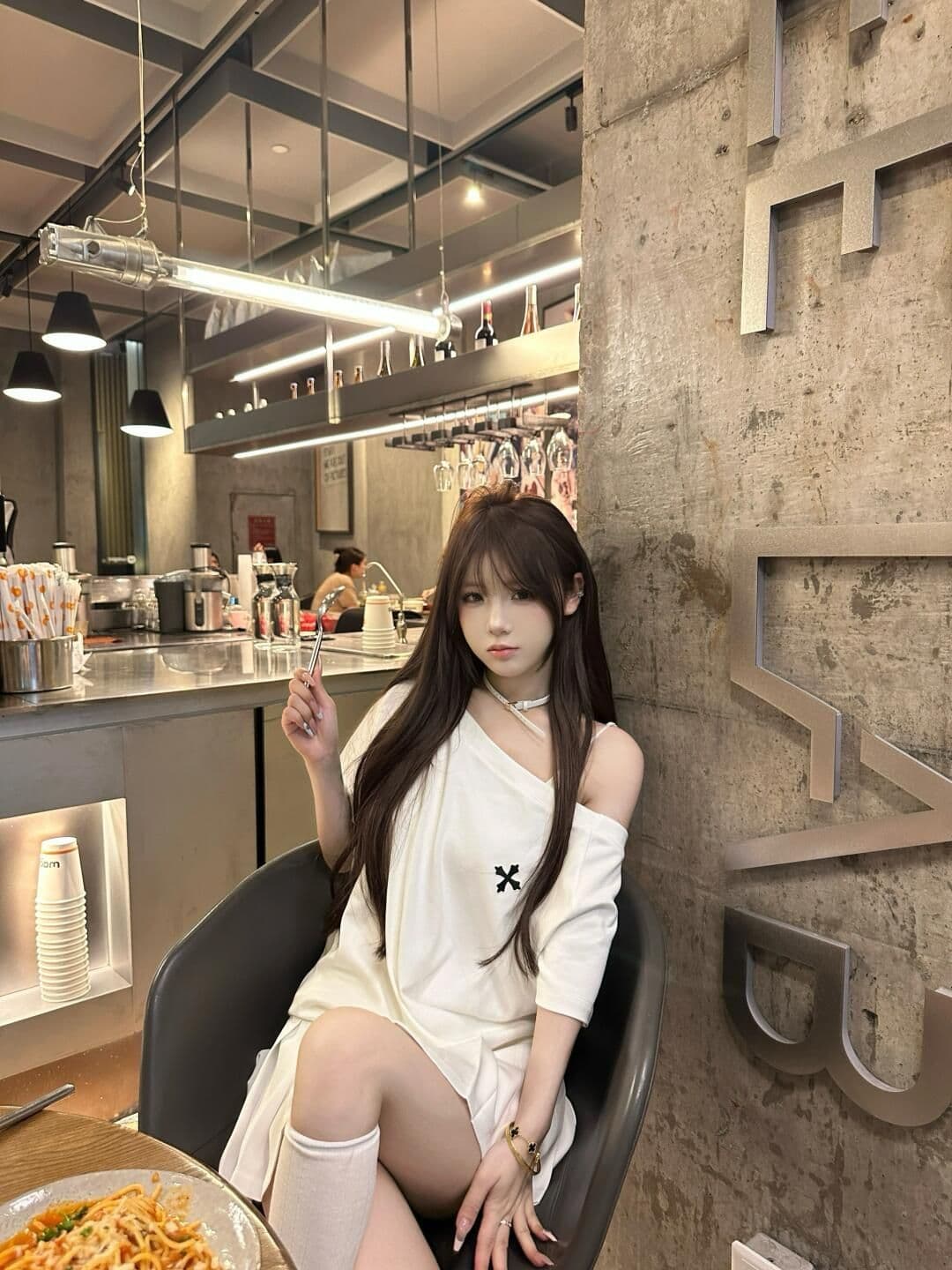 40 오스트리아 세대 서울 92 면 8 암모니아 Lun 220 그램 비스듬한 어깨 오프숄더 티셔츠 새로운 프린트 맨위 상세 이미지 5