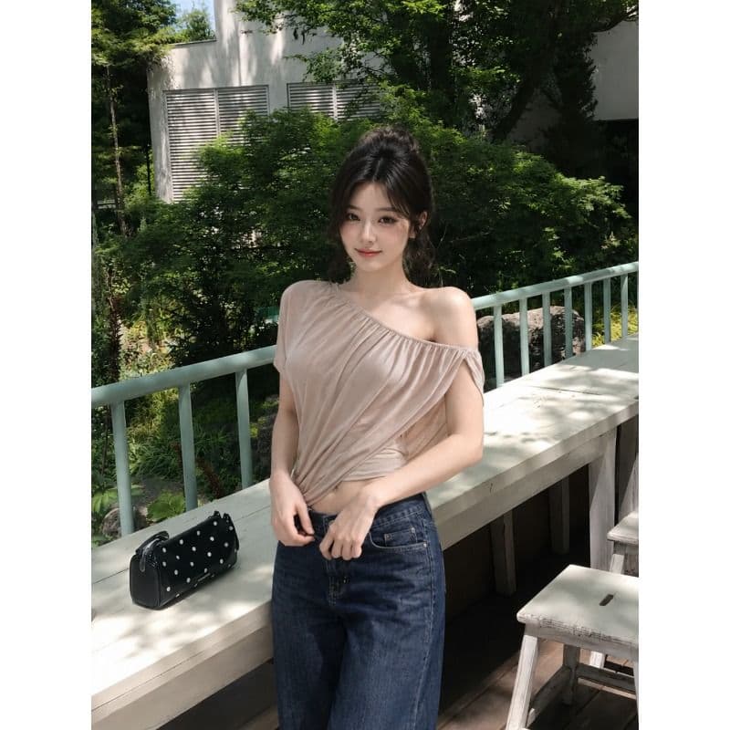 주간 실크 초박형 리브 비스듬한 어깨 단색 맨위 고급 센스 섹시함 오프숄더 핫걸 바람 여름 슬림해 보이는 반팔 이미지 4