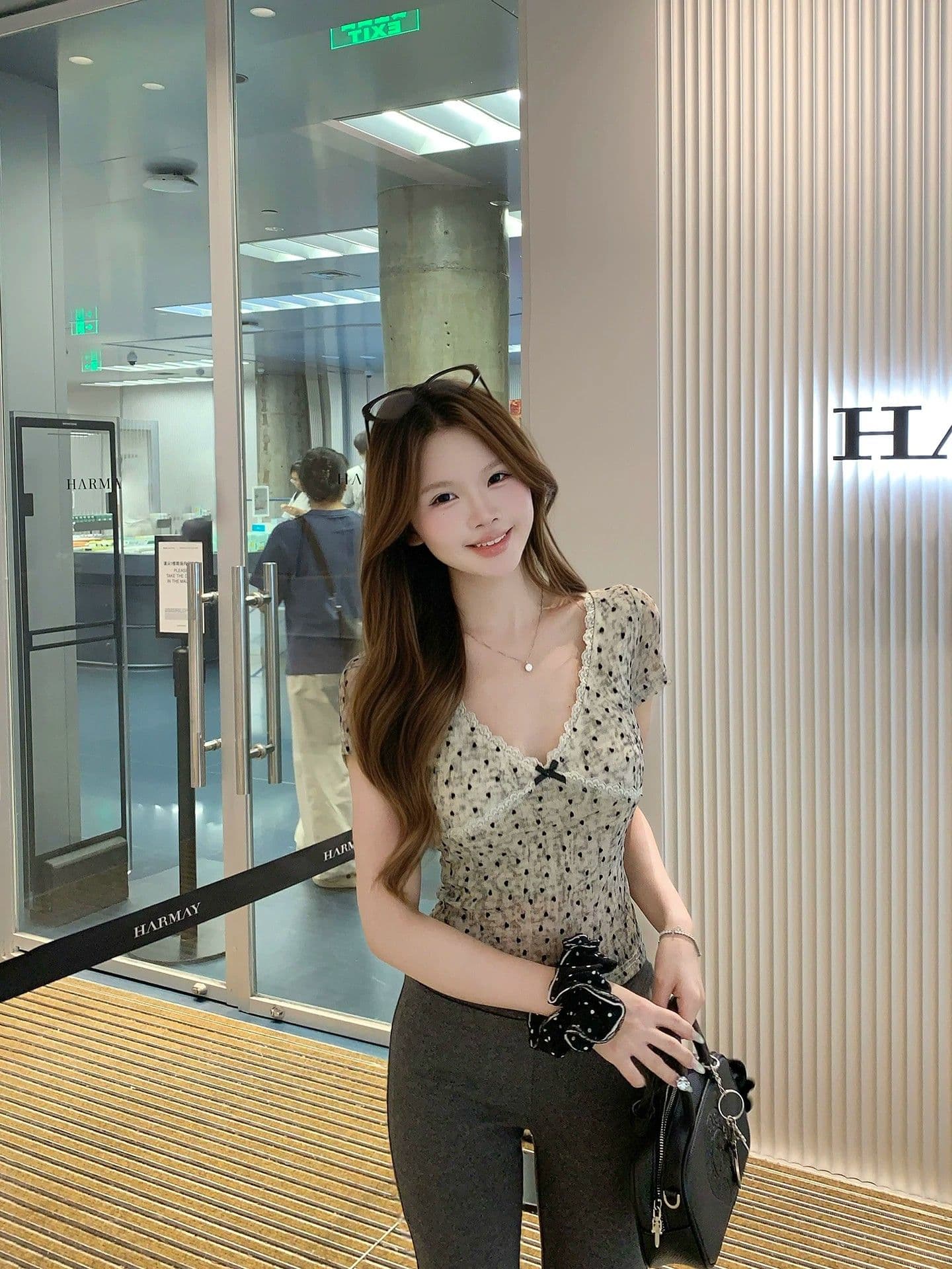 원본 실버 라인 홀치기 염색 하트 식물 플러시 여름 새로운 V넥 도트 무늬 몸매 가꾸기 슬림해 보이는 아름다운 맨위 상세 이미지 5