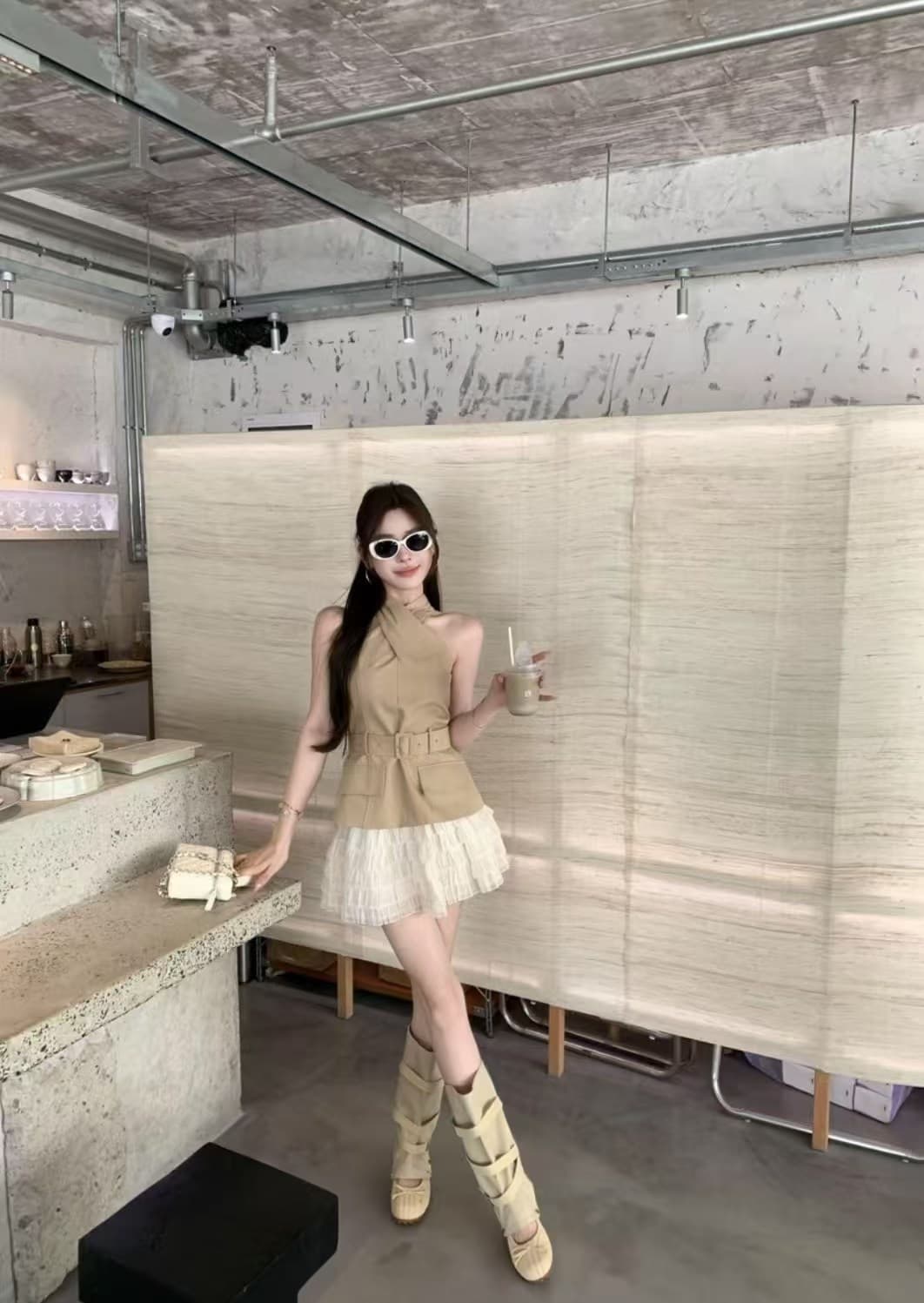 감기 원 웨이 카키 색 십자가 벨트 조끼 베이지 색 쉬폰 무거운 작업 층 반 스커트 세트 상세 이미지 5