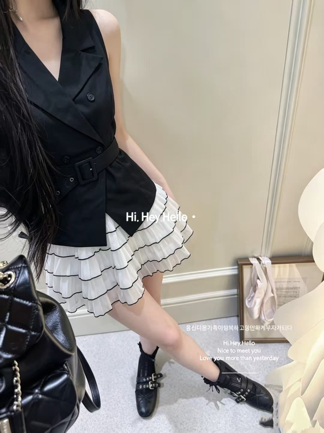 검정색 가스 질감 슬림해 보이는 벨트 조끼 무거운 공예 다중 레이어 레이스 미니 스커트 정장 투피스 세트 이미지 2