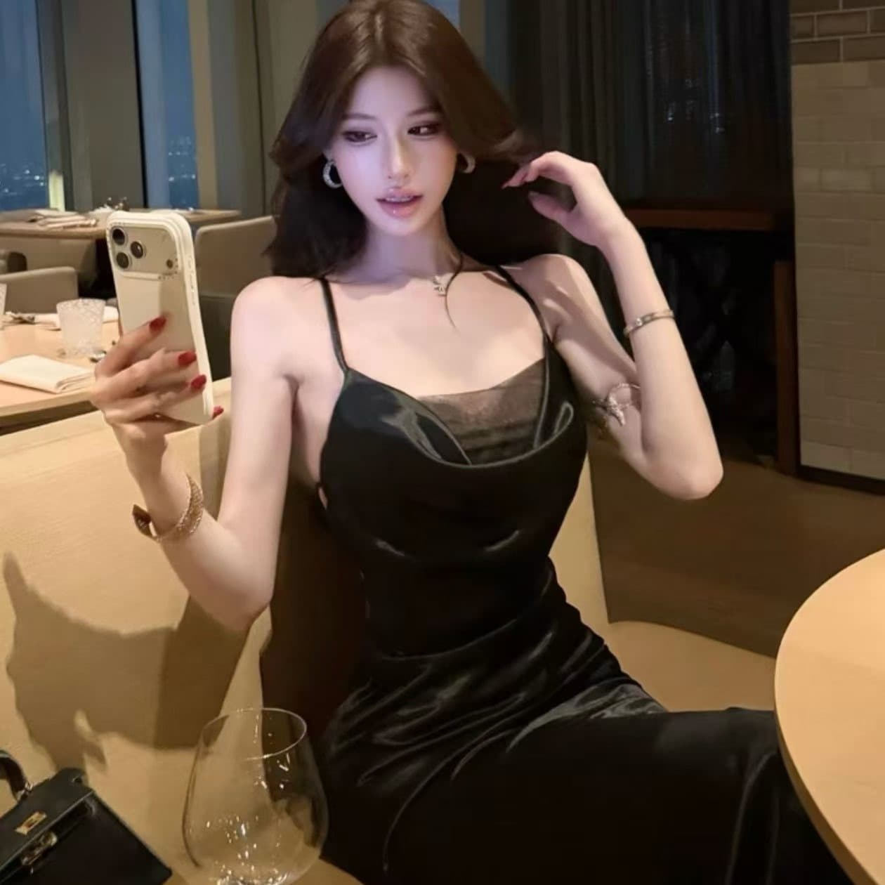 프랑스식 슬립 여성 드레스 2026 여름 새로운 흔들다 칼라 타이트 스커트 백리스 길다 치마 이미지 5