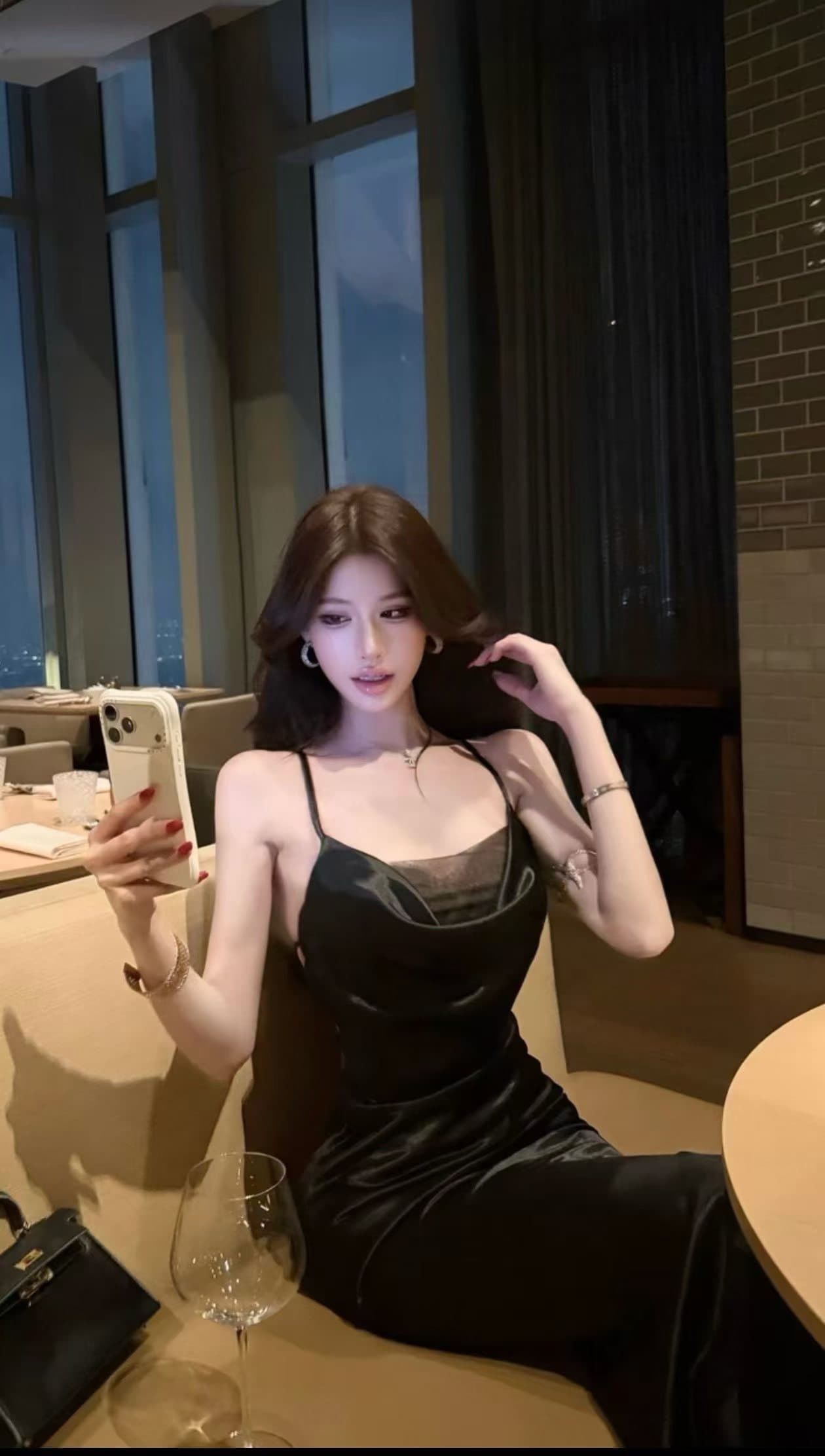 프랑스식 슬립 여성 드레스 2026 여름 새로운 흔들다 칼라 타이트 스커트 백리스 길다 치마 상세 이미지 4