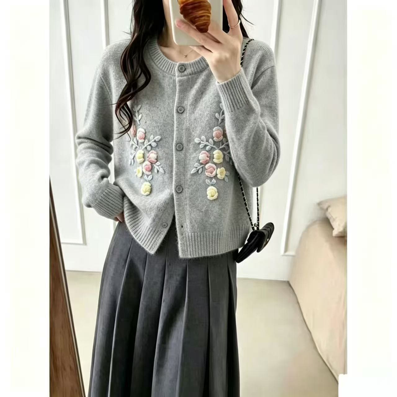 회색 니트 오픈 가디건 여성 코트 2026 봄 가을 새로운 얇은 스타일 맨위 무거운 작업 수공 자수 자수 스웨터 상세 이미지 3