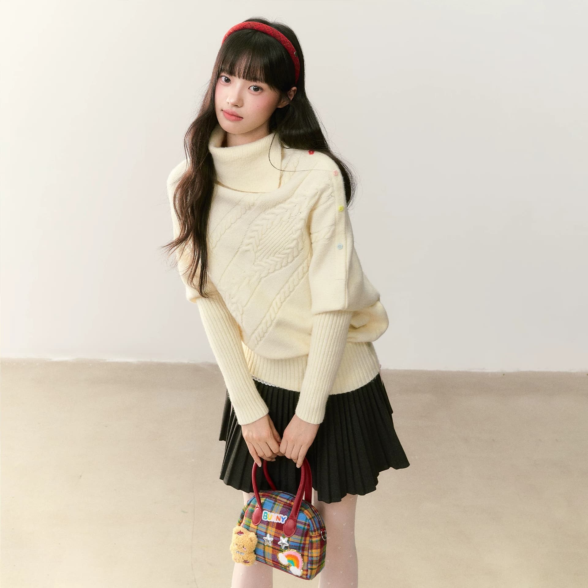 umoumo 우 버섯 베이지 색 트위스트 꽃 루즈핏 맨위 폐회 밑단 비대칭 폴로 칼라 색상 버클 망토 스웨터 이미지 2