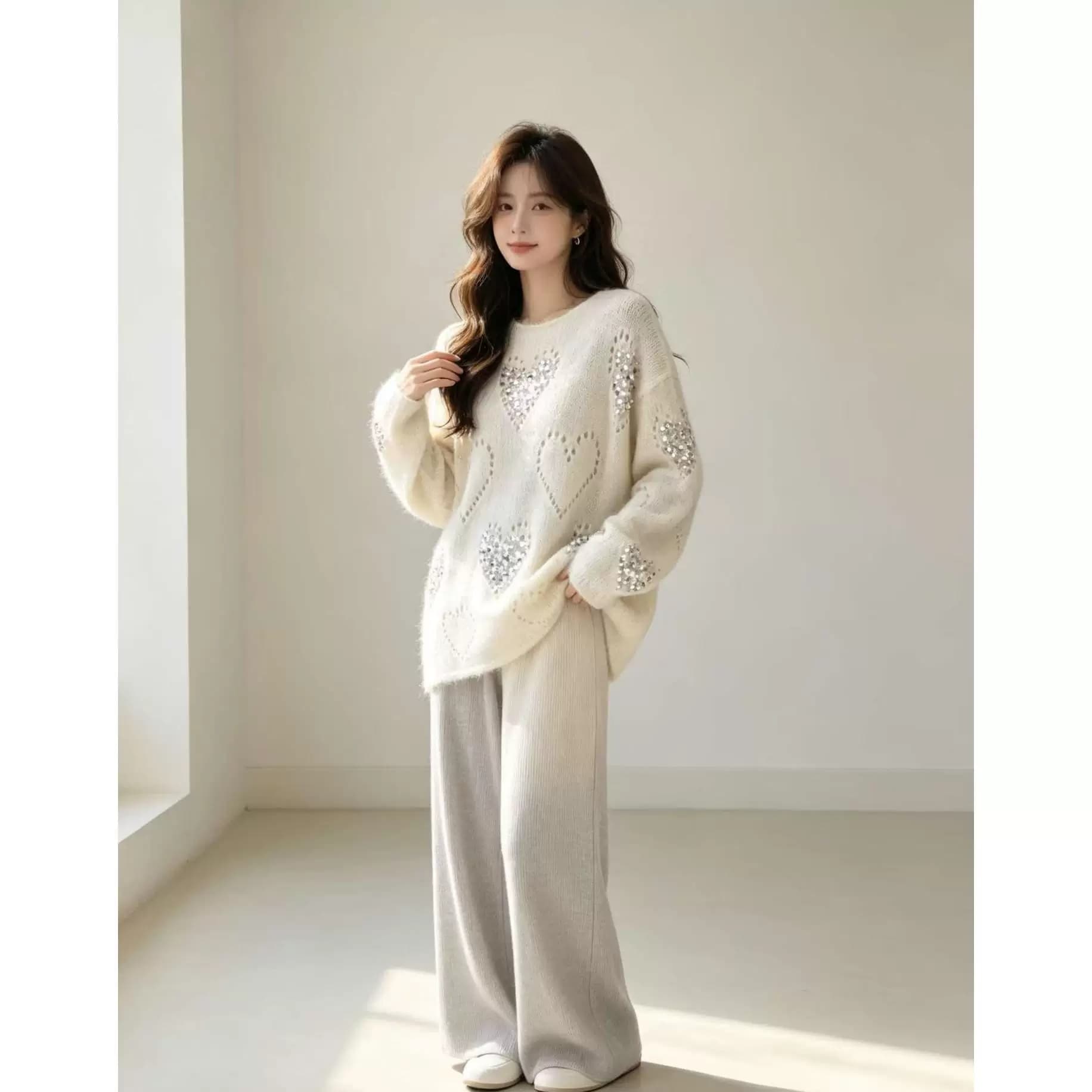 프랑스식 하트 홀로우 아웃 무거운 작업 스팽글 얇은 스타일 풀오버 긴팔 니트 스웨터 여성 루즈핏 고급 센스 스웨터 맨위 이미지 3