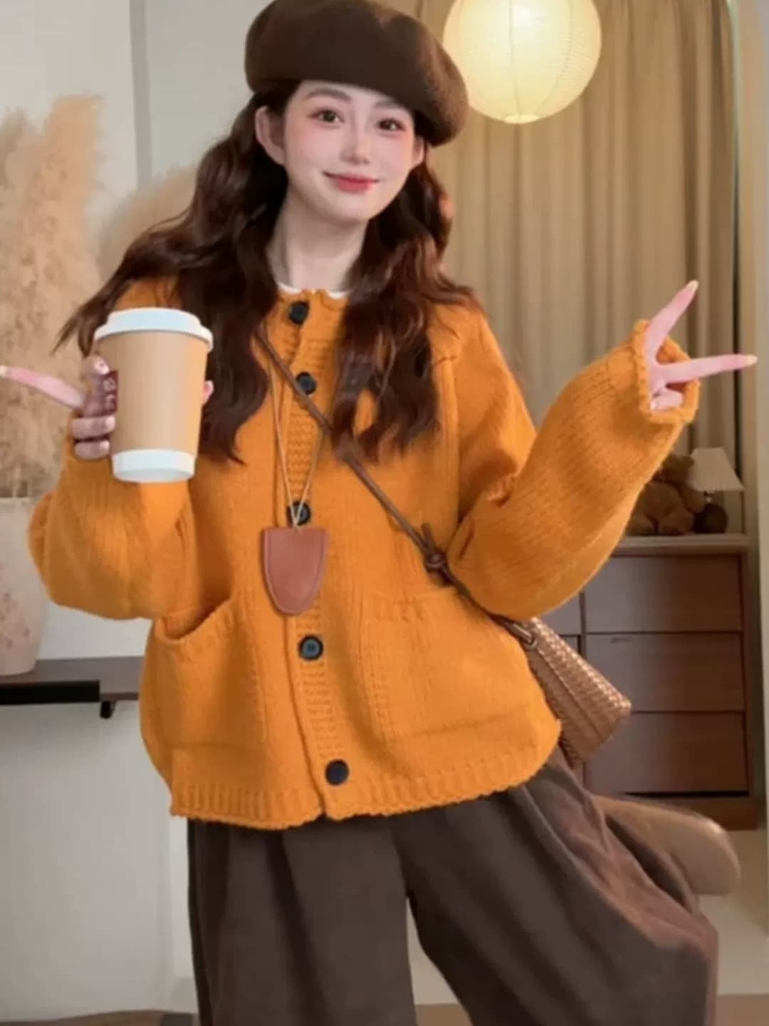 느긋한 바람 주황색 색상 라운드 넥 싱글 줄 버튼 스웨터 여성 코트 가을 겨울 새로운 와이드 부드러운 찹쌀 고급 센스 니트 오픈 가디건
