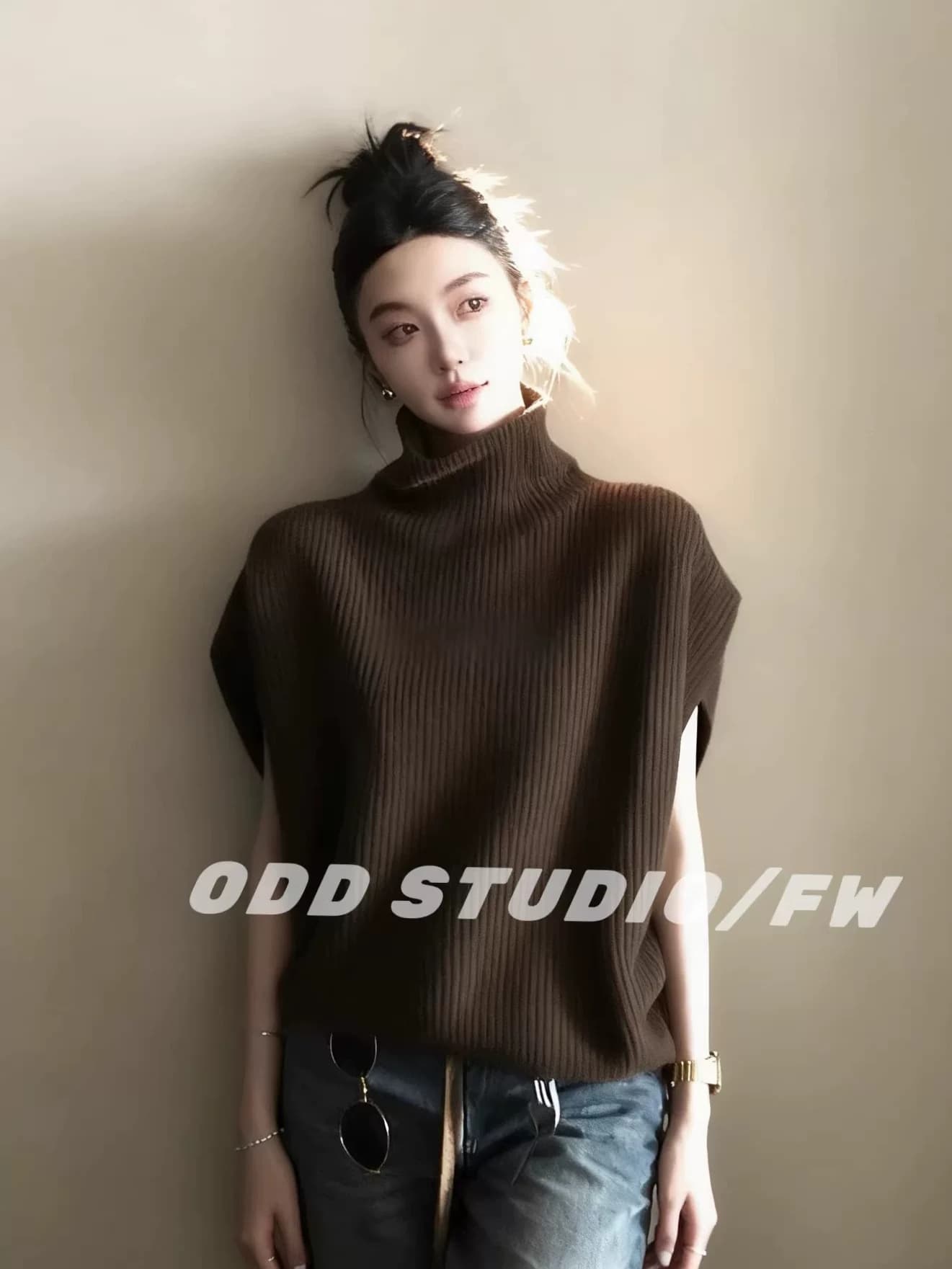 오래된 돈 바람 커피 색상 터틀넥 민소매 니트 조끼 여자 가을 겨울철 고급 센스 외출용 스웨터 어깨 스택 착용 조끼 이미지 5