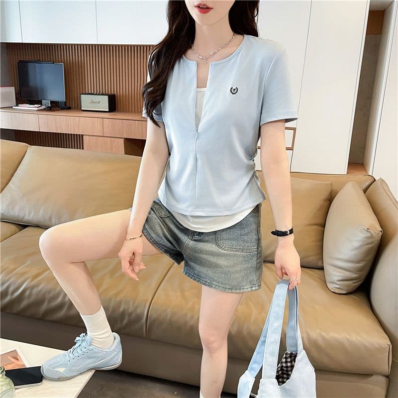 실사 한국 스타일 페이크 레이어드 반팔 티셔츠 여성 2026 년 새로운 자수 싸움 플러그 색상 맨위