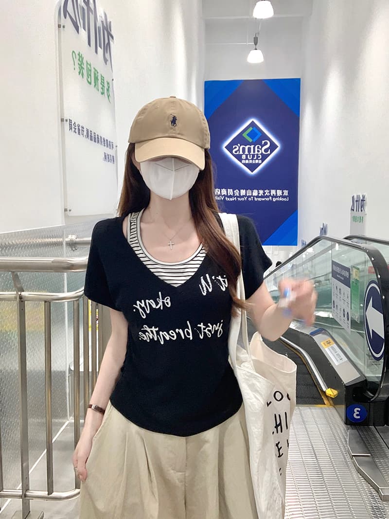 실사 반팔 티셔츠 여성 의류 여름 새로운 프린트 트렌디 한 부서 스트라이프 페이크 레이어드 디자인 센스 u 칼라 맨위 상세 이미지 12