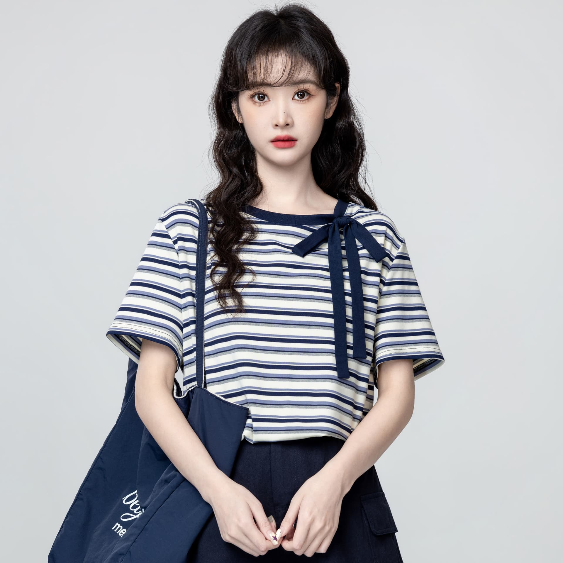 경관 그림 반팔 티셔츠 여성 의류 여름 루즈핏 한 부서 디자인 센스 아메리칸 스트라이프 스트랩 배색 비스듬한 칼라 맨위 이미지 3