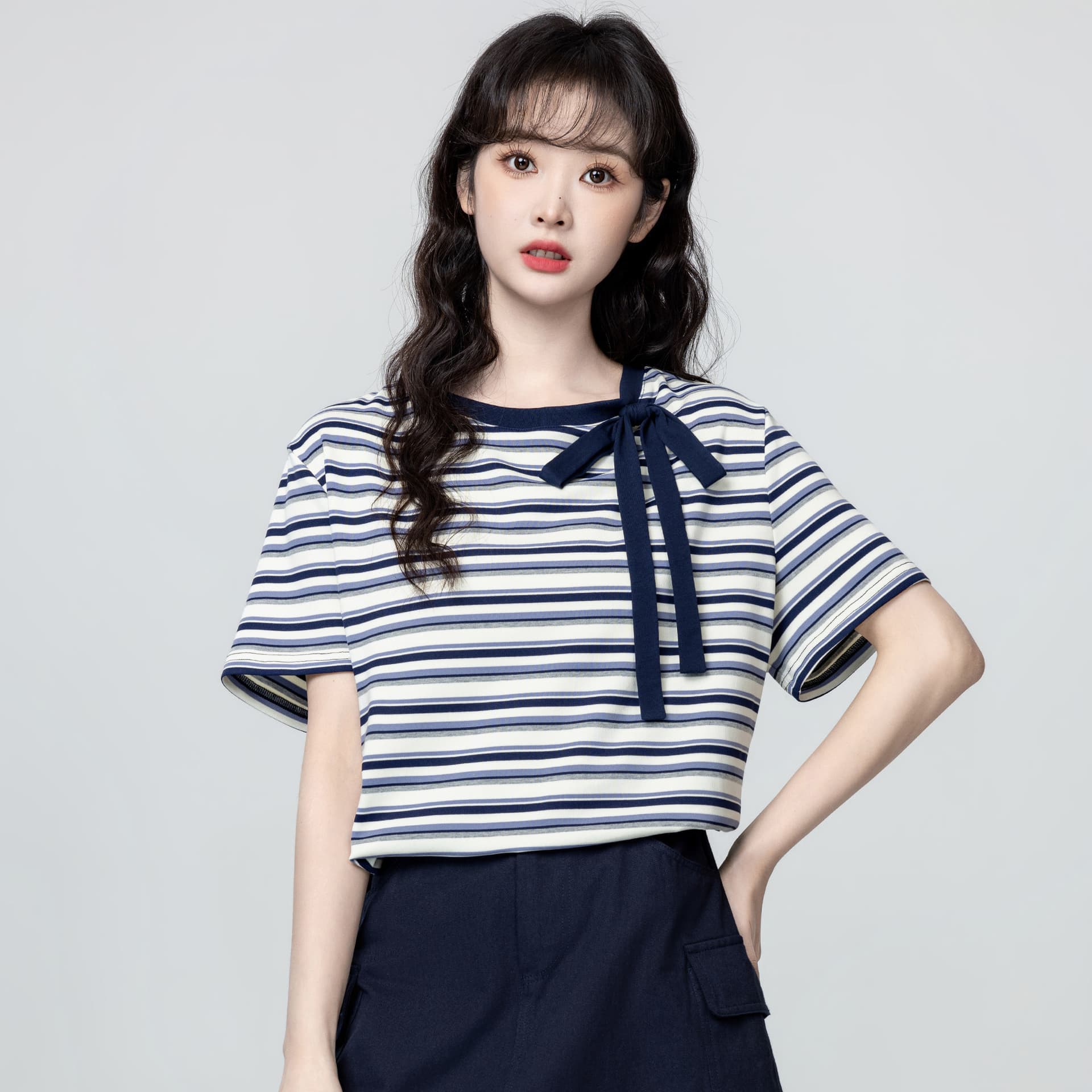 경관 그림 반팔 티셔츠 여성 의류 여름 루즈핏 한 부서 디자인 센스 아메리칸 스트라이프 스트랩 배색 비스듬한 칼라 맨위 이미지 5