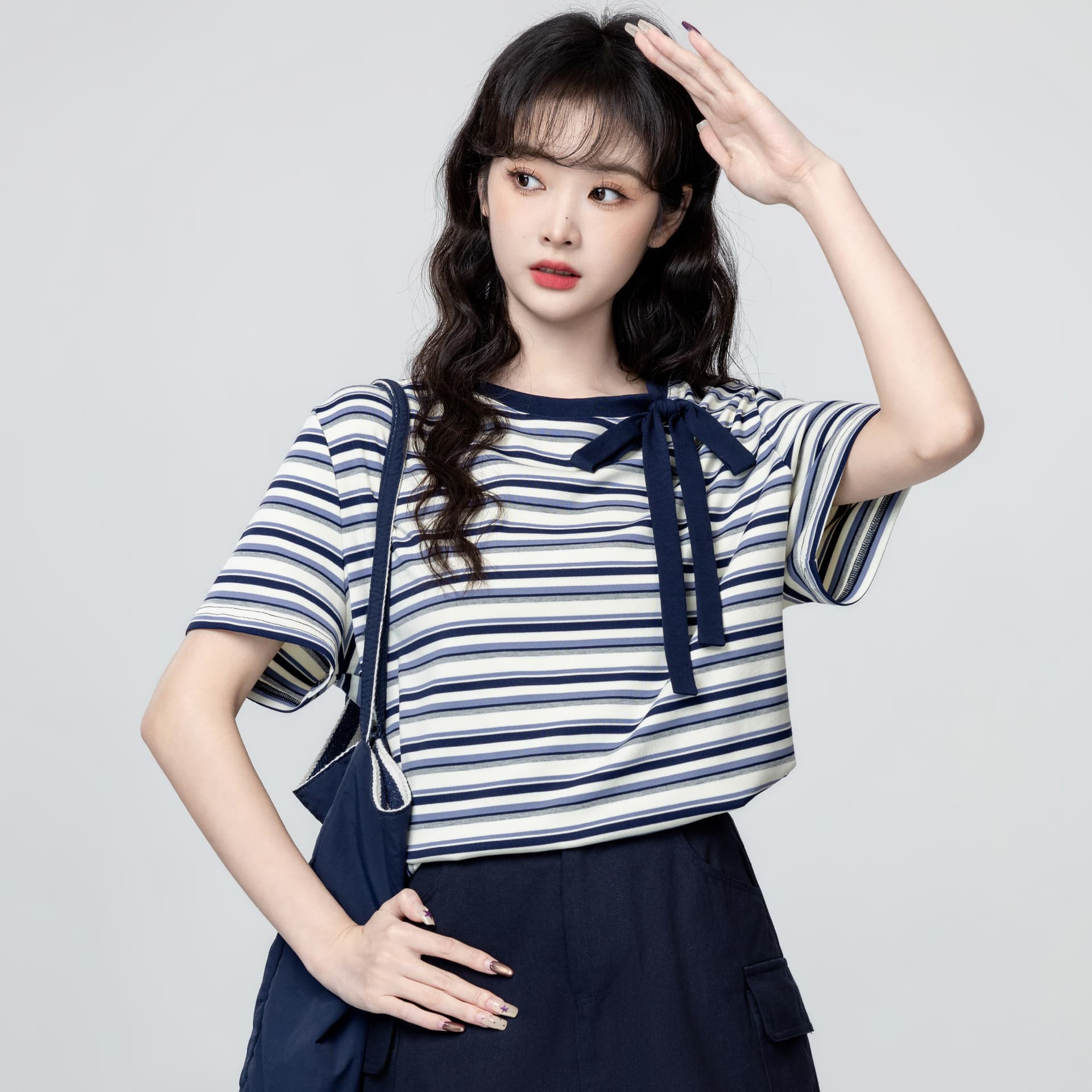 경관 그림 반팔 티셔츠 여성 의류 여름 루즈핏 한 부서 디자인 센스 아메리칸 스트라이프 스트랩 배색 비스듬한 칼라 맨위 상세 이미지 4