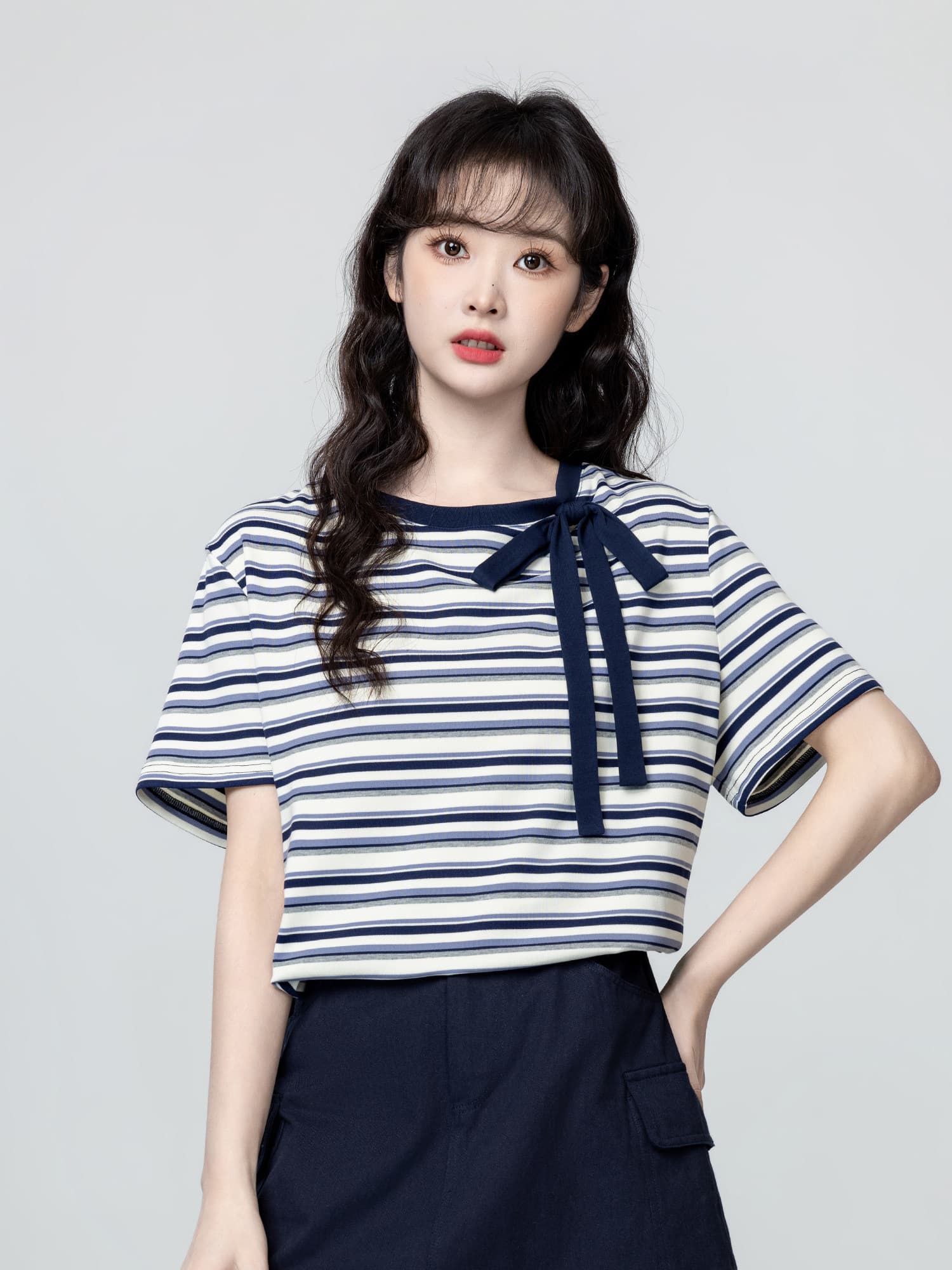 경관 그림 반팔 티셔츠 여성 의류 여름 루즈핏 한 부서 디자인 센스 아메리칸 스트라이프 스트랩 배색 비스듬한 칼라 맨위 상세 이미지 20