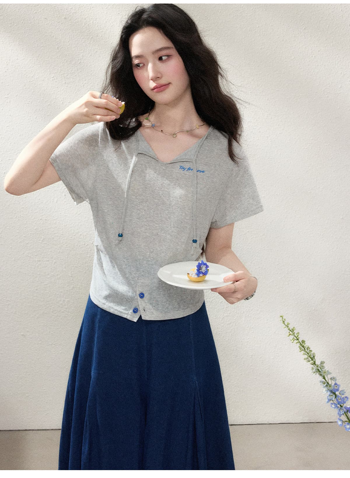 경관 그림 색상 포인트 천 반팔 티셔츠 여성 의류 여름 새로운 작은 샤넬 스타일 디자인 센스 단추 자수 한 첨부 된 의류 상세 이미지 19