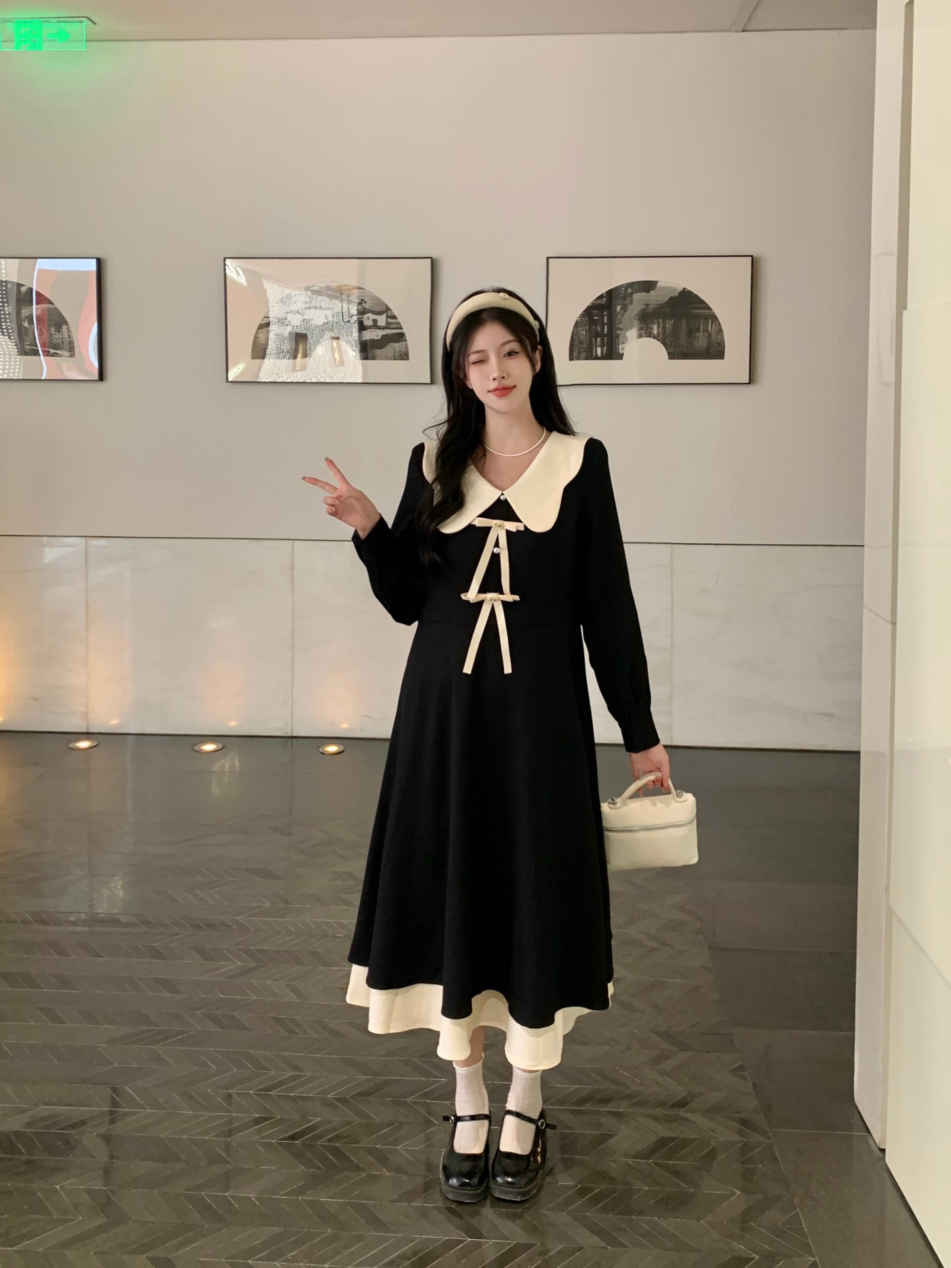 실사 빅 사이즈 여성 의류 2026 가을 새로운 슬림해 보이는 부드러운 바람 검정색 베이비 칼라 긴팔 드레스 상세 이미지 5
