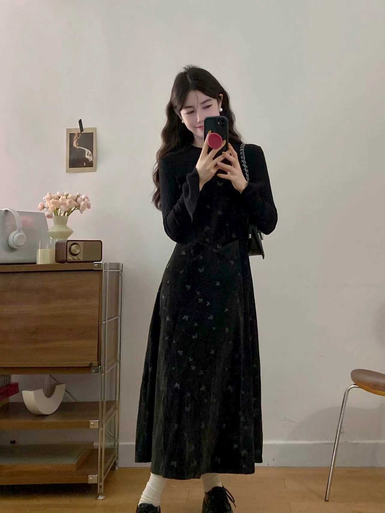실사 빅 사이즈 여성 의류 2026 가을 새로운 검정색 페이크 레이어드 꽃무늬 벨벳 드레스 복장 상세 이미지 5